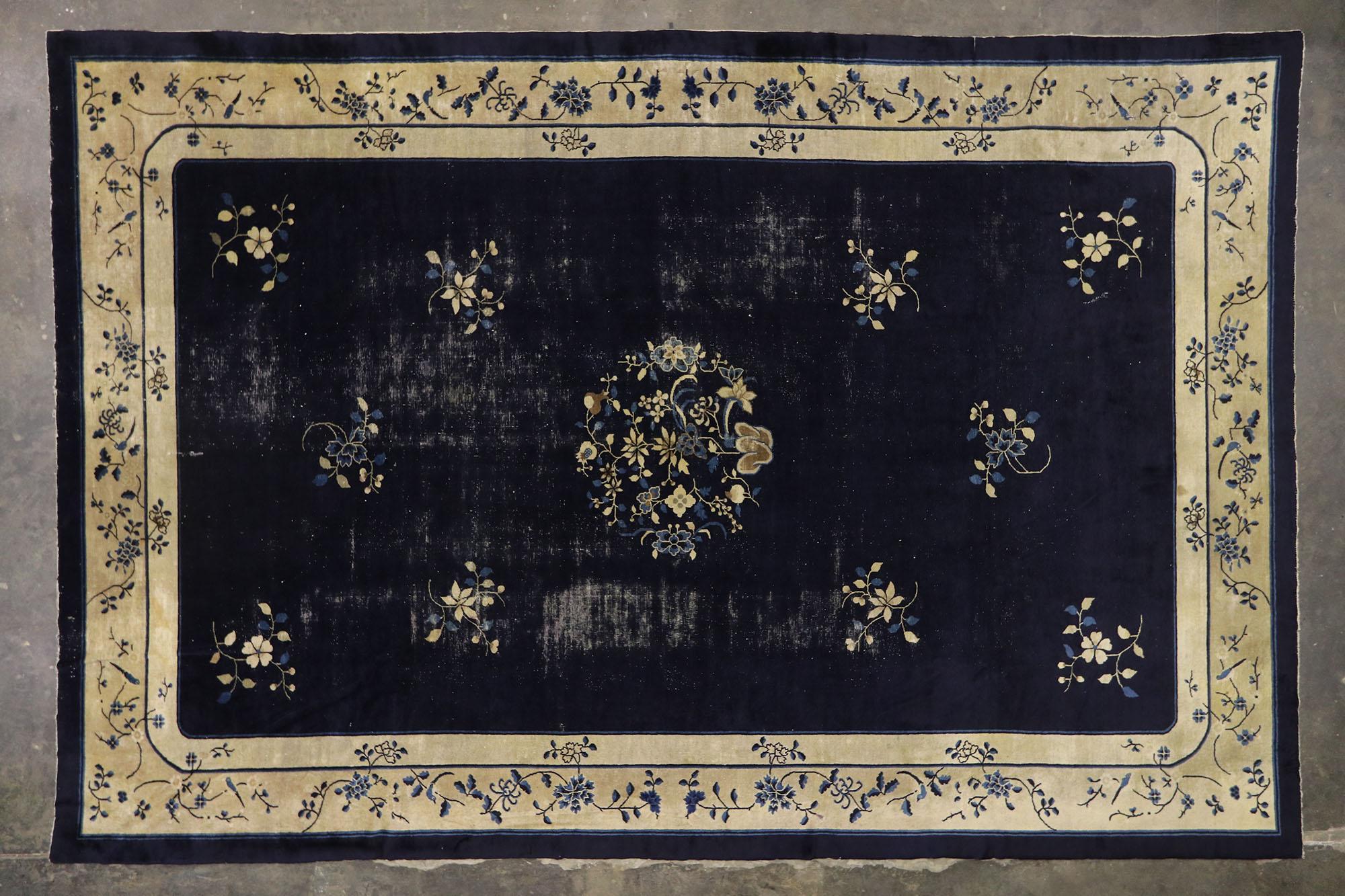 Antique Chinese Peking Rug with Rustic Chinoiserie Style For Sale 3