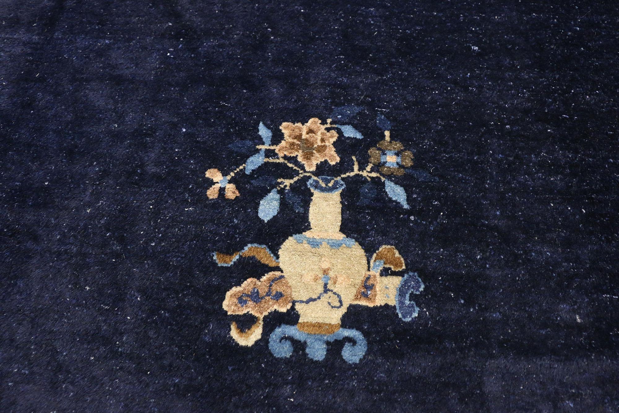 Antiker chinesischer Peking-Teppich im traditionellen Chinoiserie-Stil (Chinesisch) im Angebot