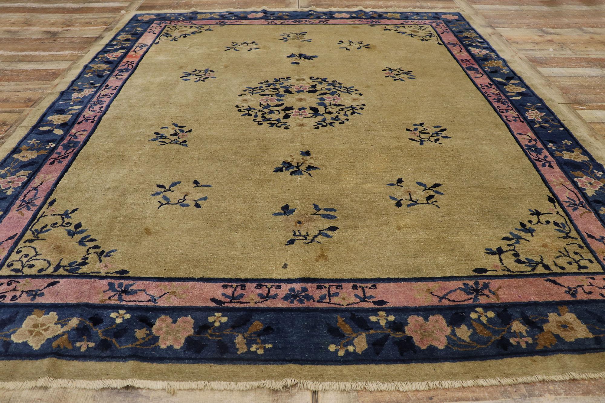Antique Chinese Peking Rug with Traditional Chinoiserie Style For Sale 1