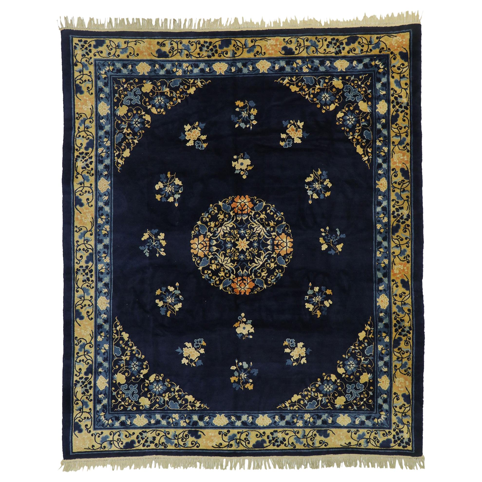 Tapis chinois pékinois ancien avec style traditionnel chinoiserie