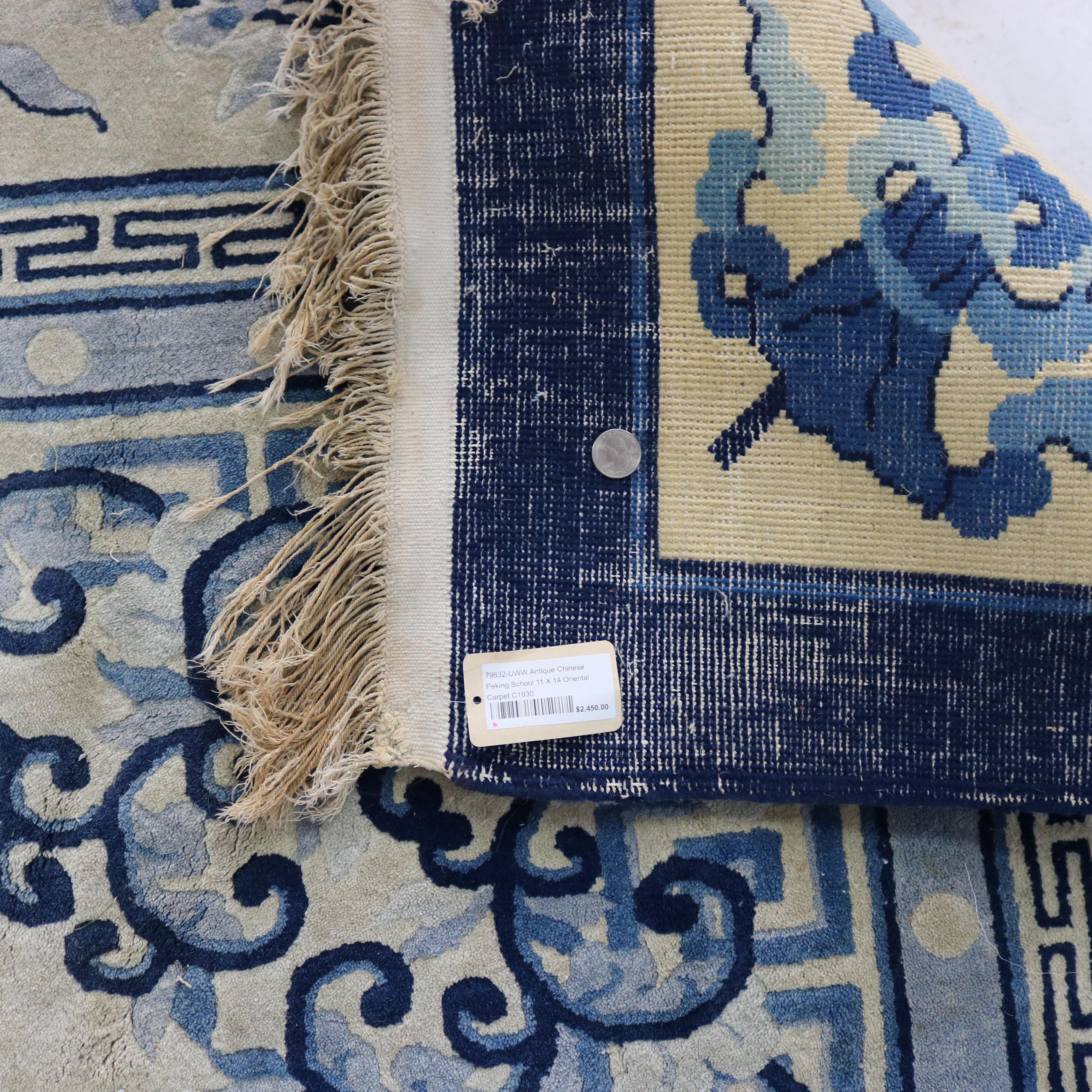 Antiker chinesischer blau-weißer orientalischer Teppich aus Wolle der Pekinger Schule, um 1930 im Angebot 6