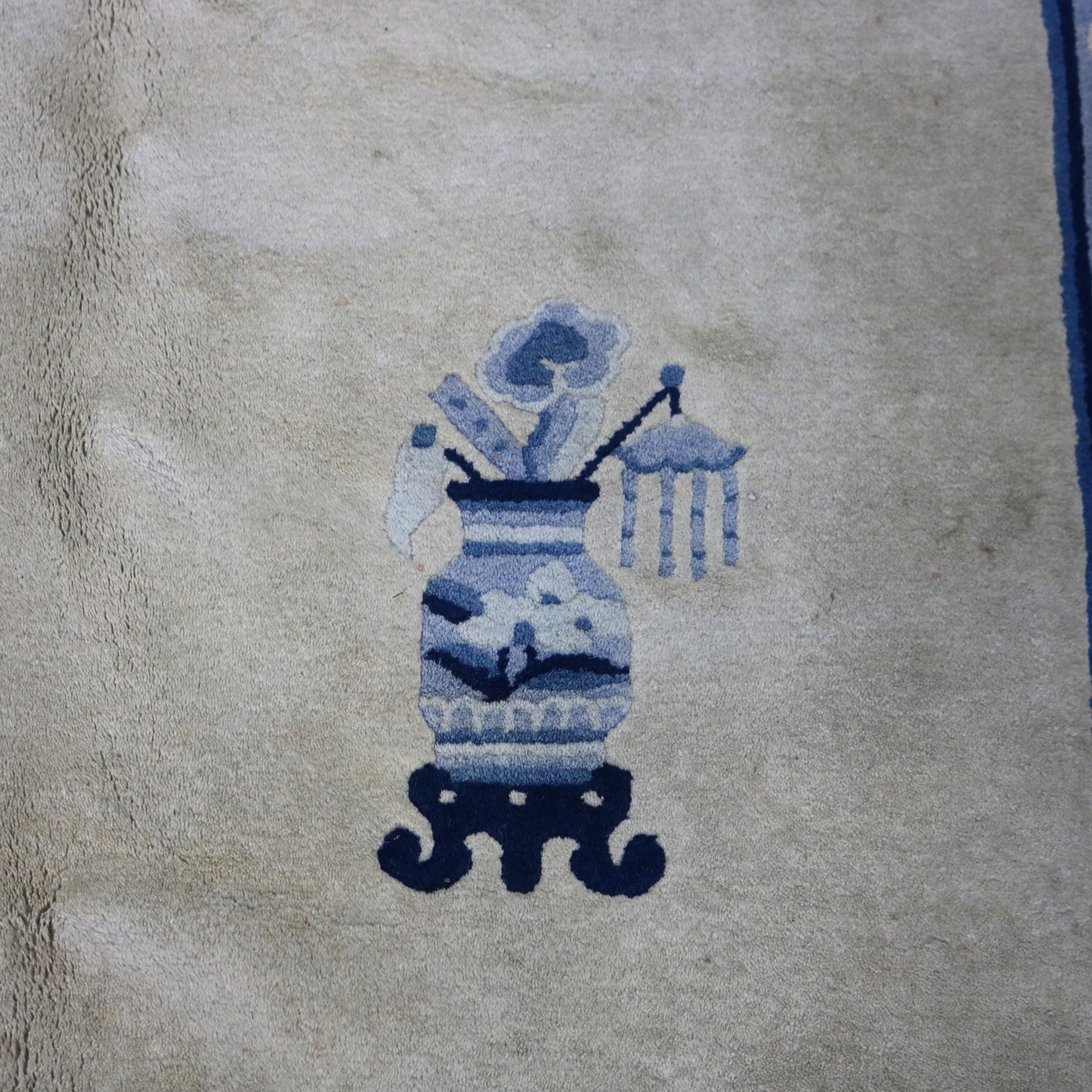 Antiker chinesischer blau-weißer orientalischer Teppich aus Wolle der Pekinger Schule, um 1930 im Angebot 3