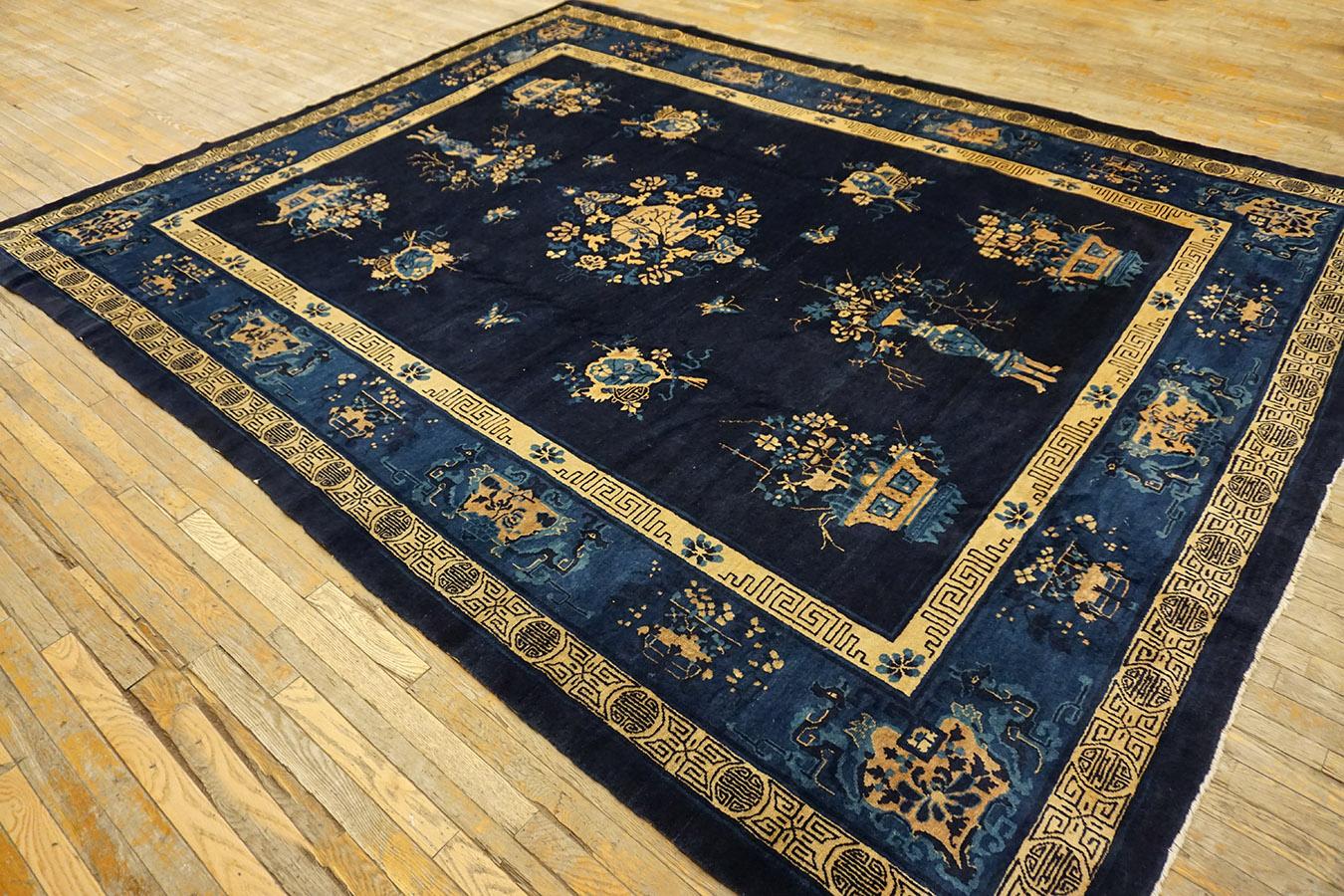 Early 20th Century Chinese Perking Carpet ( 9' x 11'8'' - 275 x 355 ) In Good Condition For Sale In New York, NY