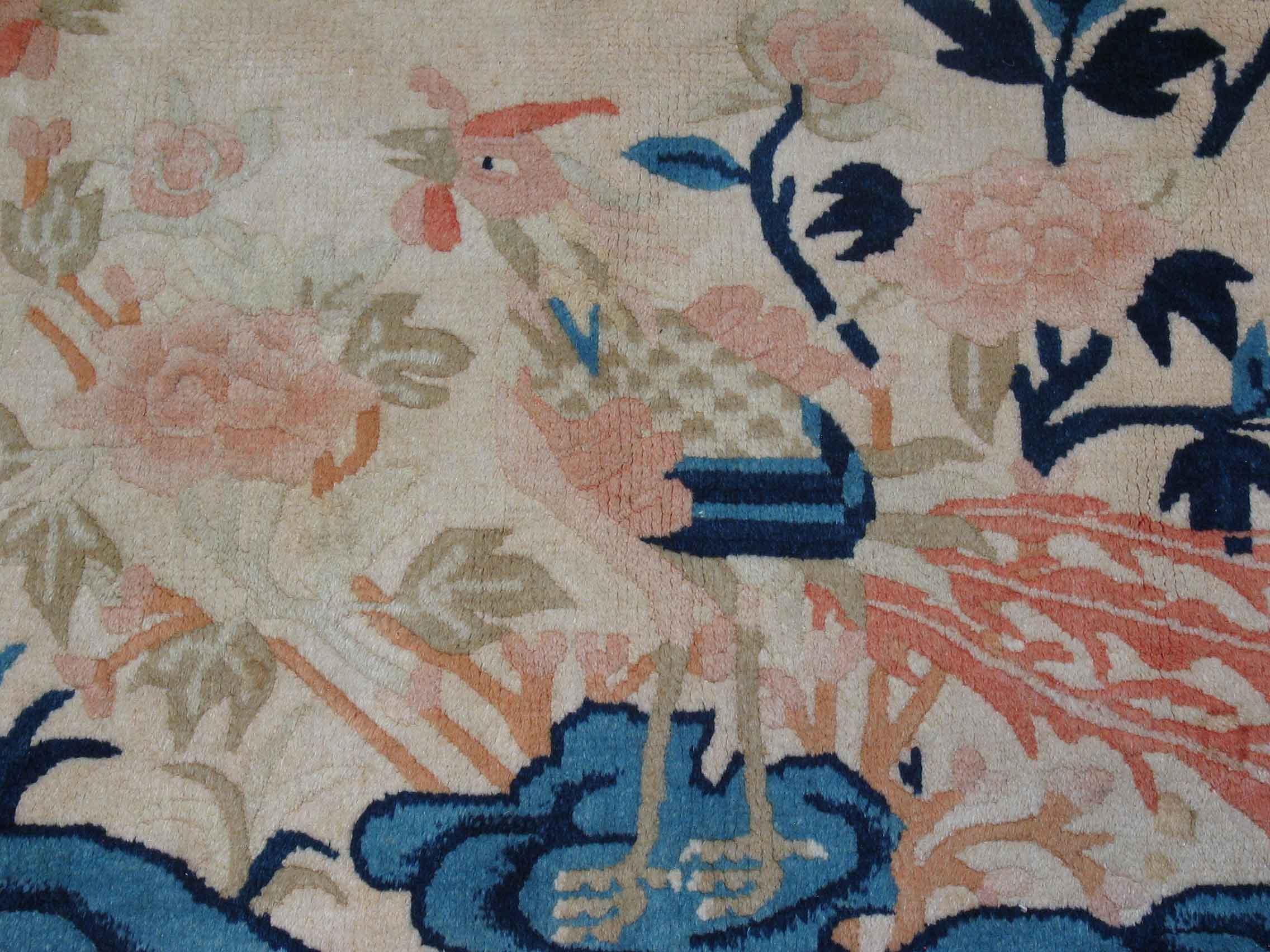 Antique Chinese Pictorial Rug, First Quarter of the 20th Century In Good Condition For Sale In Ottawa, Ontario