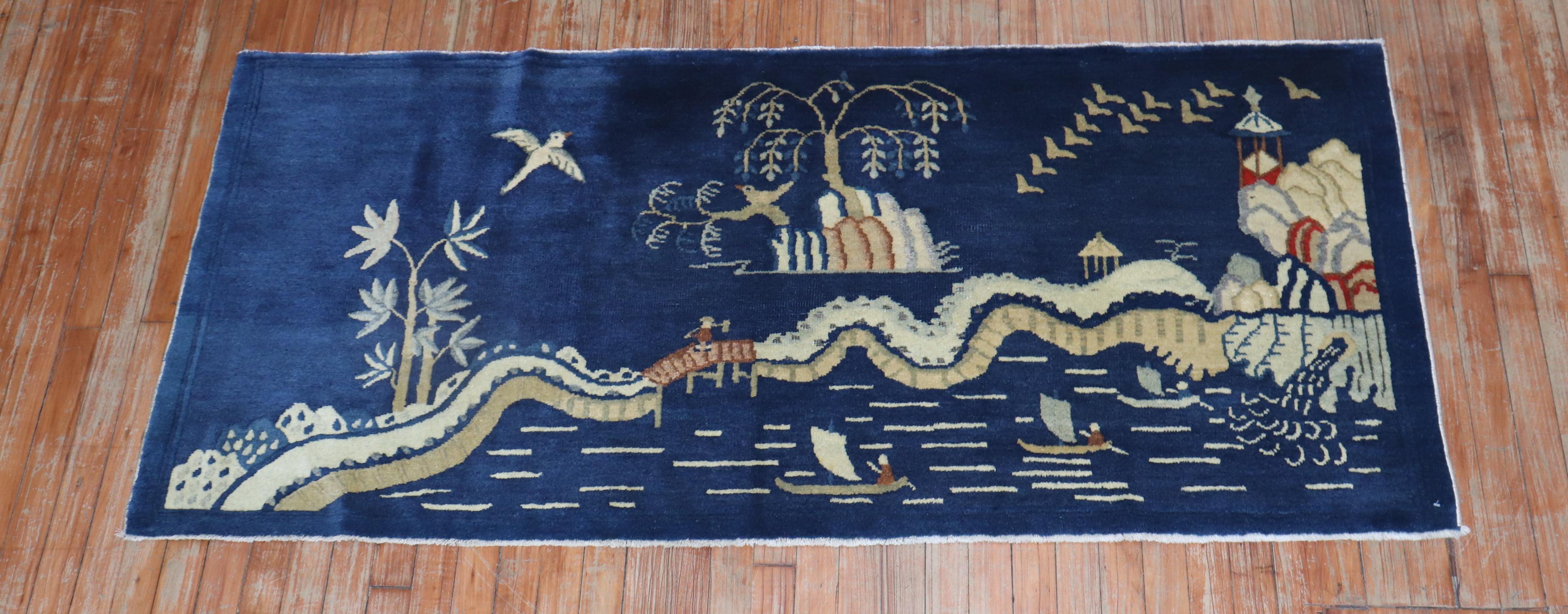 Minimaliste Petit tapis de couloir pictural chinois ancien en vente