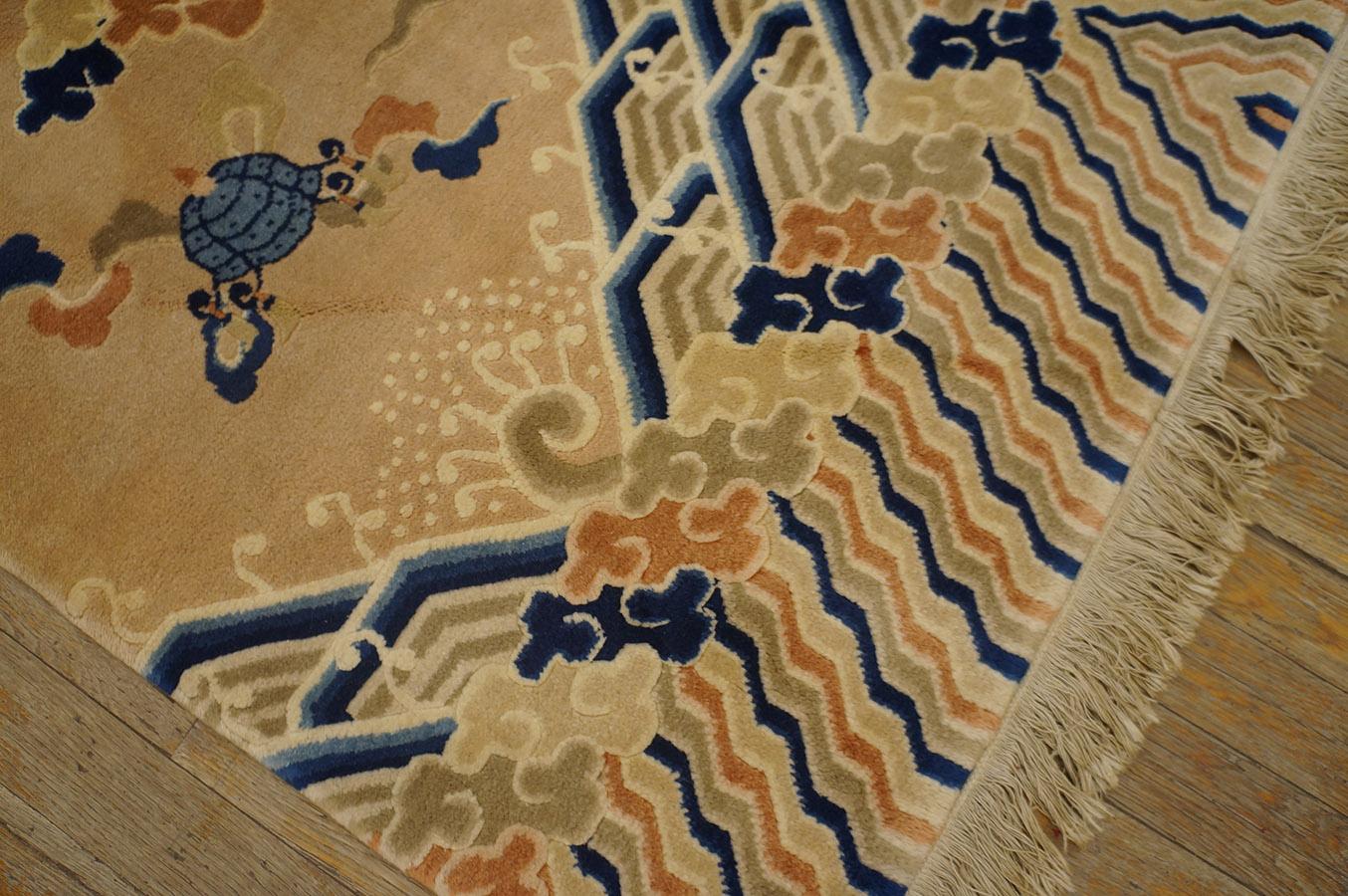 Vintage 1980s Chinese Peking Pillar Carpet ( 4' x 7' - 122 x 213 ) For Sale 2