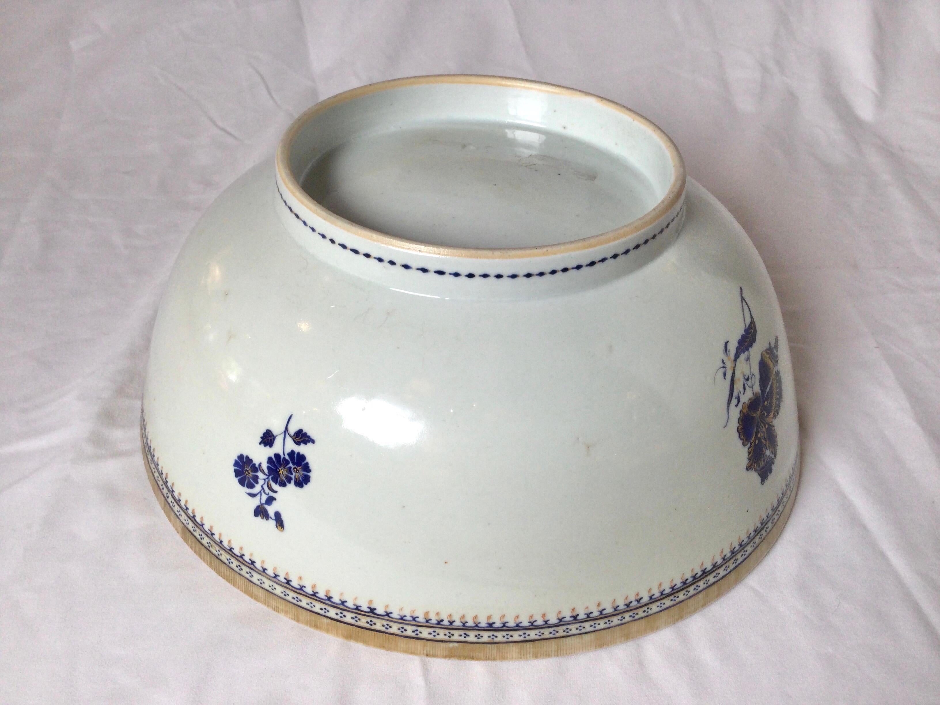 Antique Chinese Porcelain In Good Condition In Lambertville, NJ