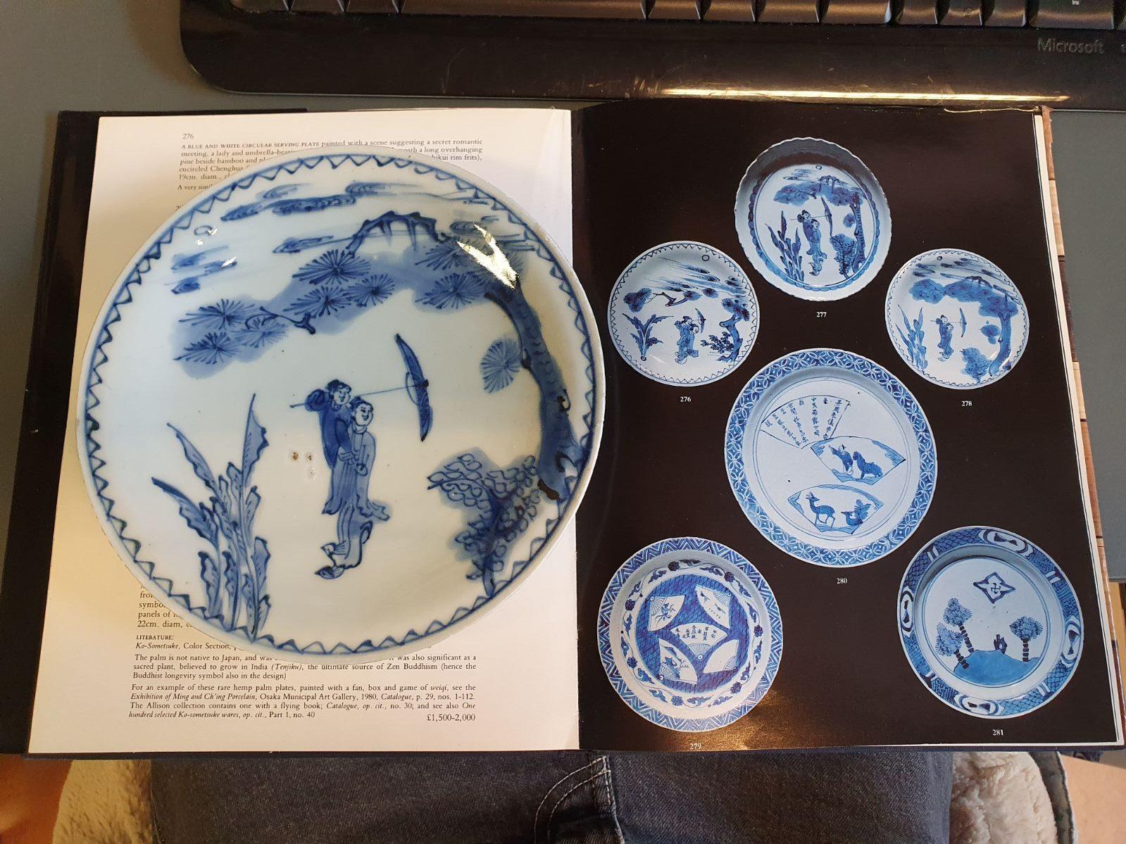 Antikes chinesisches Porzellan 17. Jh. Kosometsuke Umbrella Romantic Meeting Plate im Angebot 2