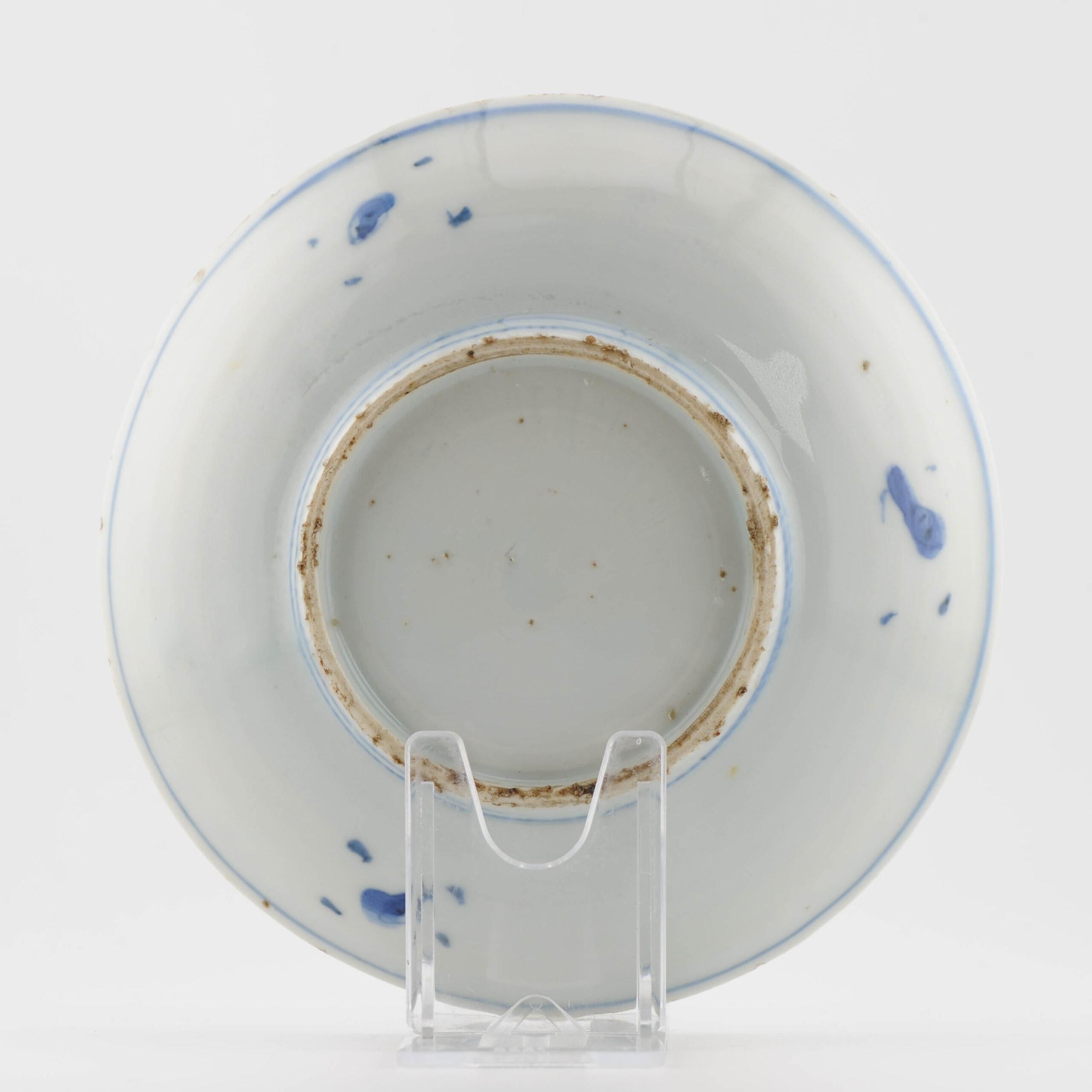Plat chinois ancien du 17ème siècle de la période Ming, garçons et oiseaux en vente 9