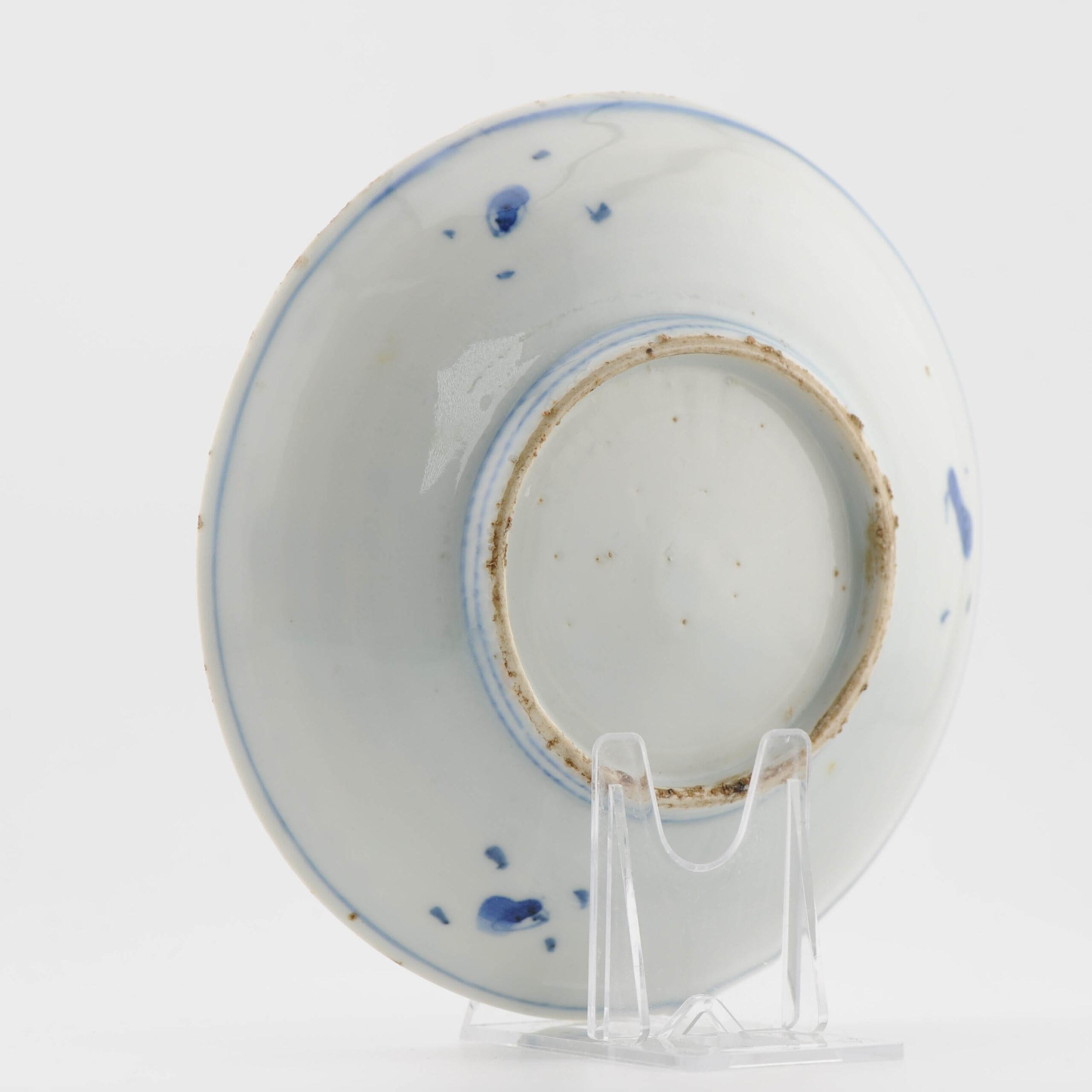 Chinois Plat chinois ancien du 17ème siècle de la période Ming, garçons et oiseaux en vente