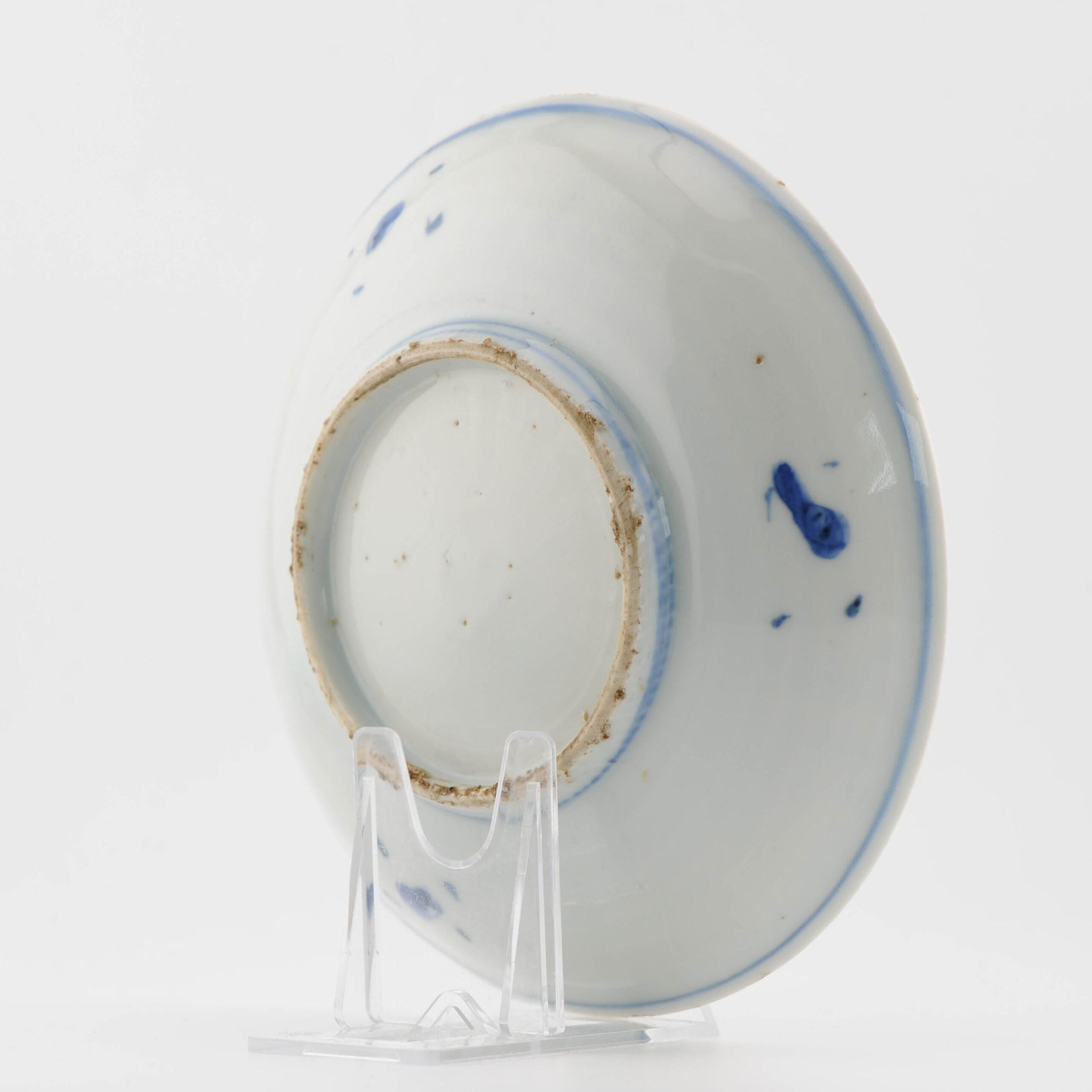 Plat chinois ancien du 17ème siècle de la période Ming, garçons et oiseaux Bon état - En vente à Amsterdam, Noord Holland