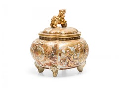 Antique Chinese Porcelain and Eglomise Gold Scenic Lidded and Footed Box