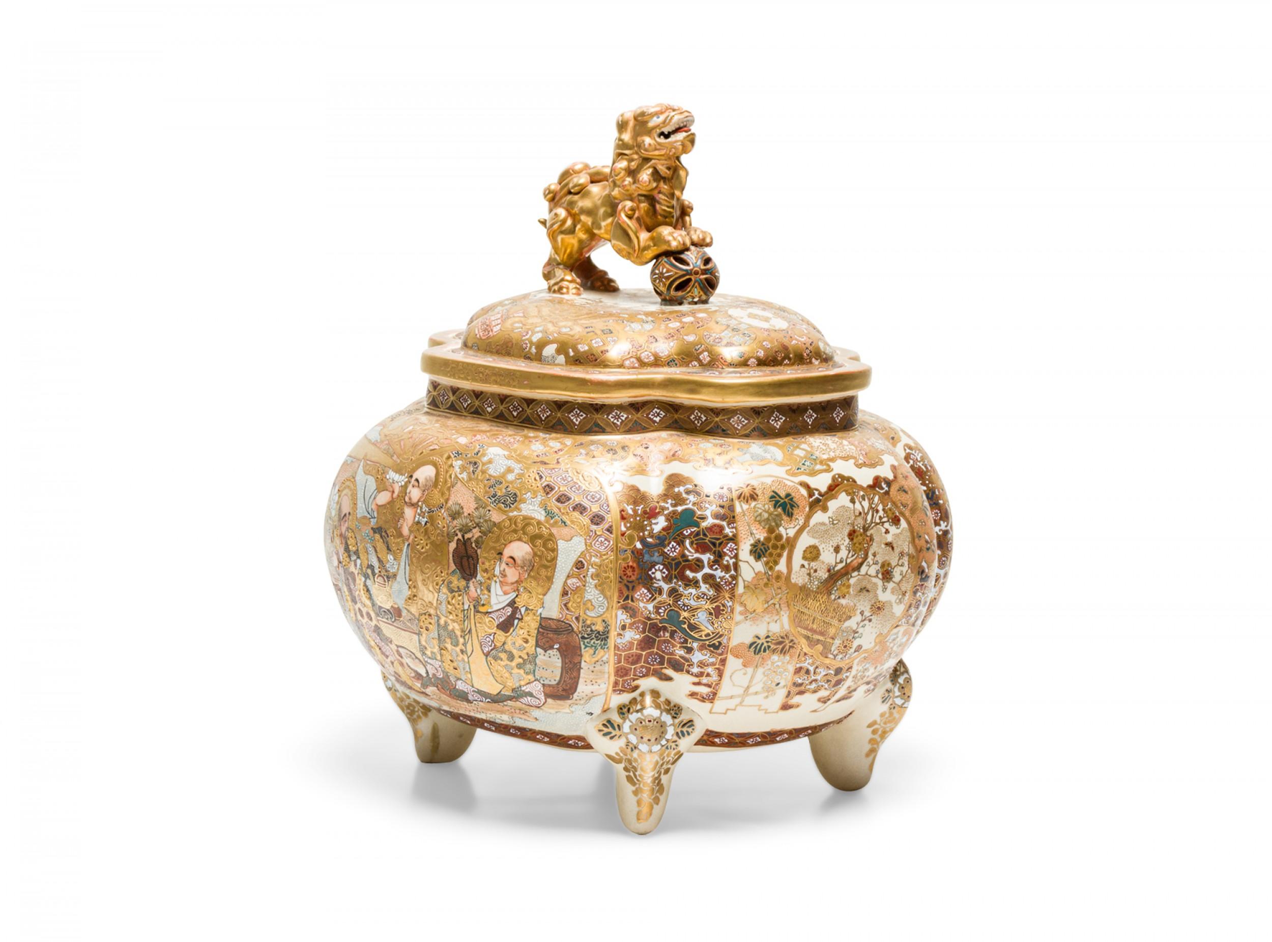 Antigua caja escénica de porcelana china y oro eglomise con tapa y pie Exportación china en venta