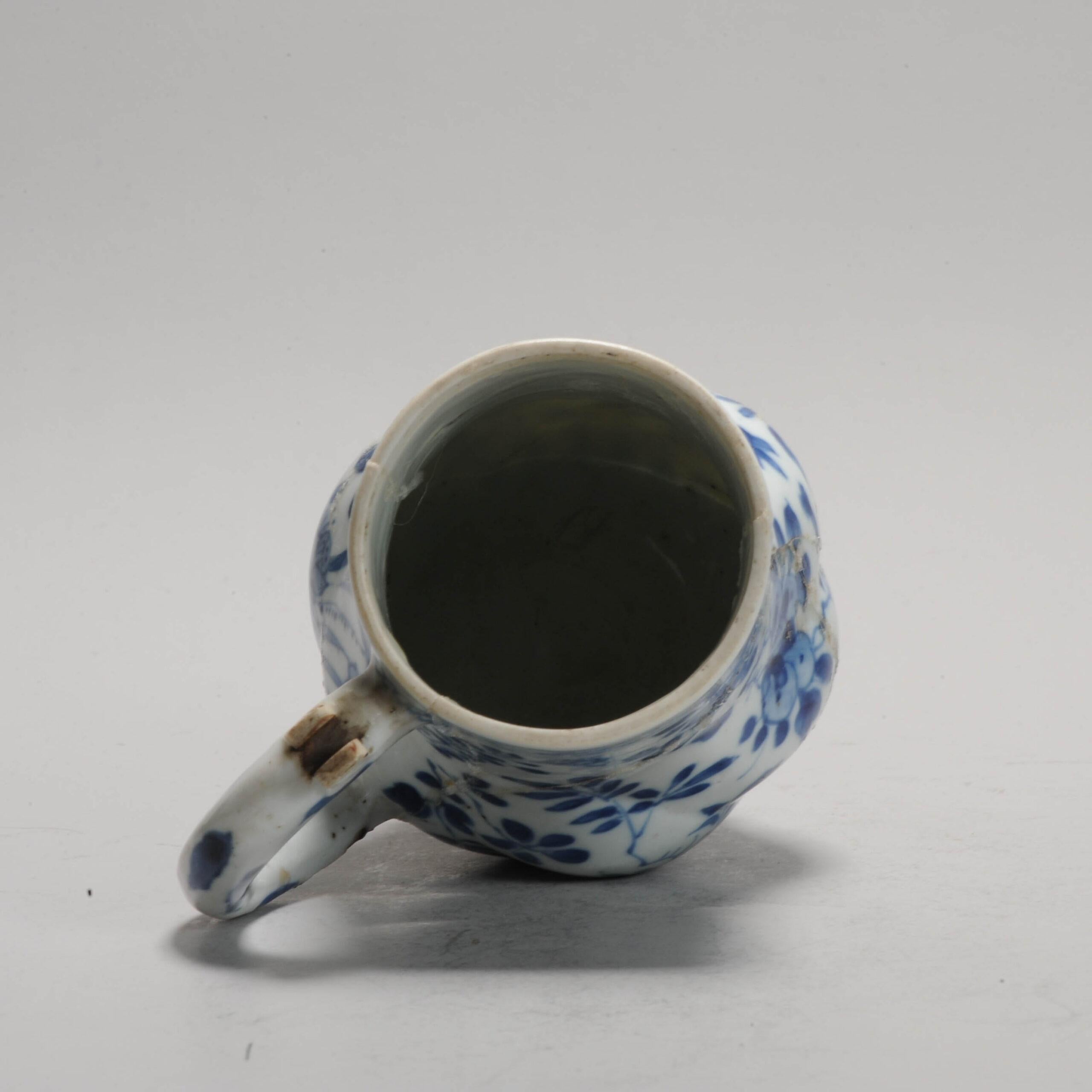 Antique Chinese Porcelain Blue and White Jug Qianlong Period Qing, 18th Century In Good Condition For Sale In Amsterdam, Noord Holland