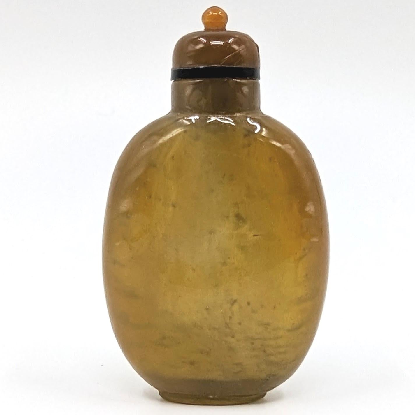 Antike chinesische Schnupftabakflasche aus Chalcedon mit Bändern aus der Qing-Dynastie, 19. Jahrhundert im Zustand „Gut“ im Angebot in Richmond, CA