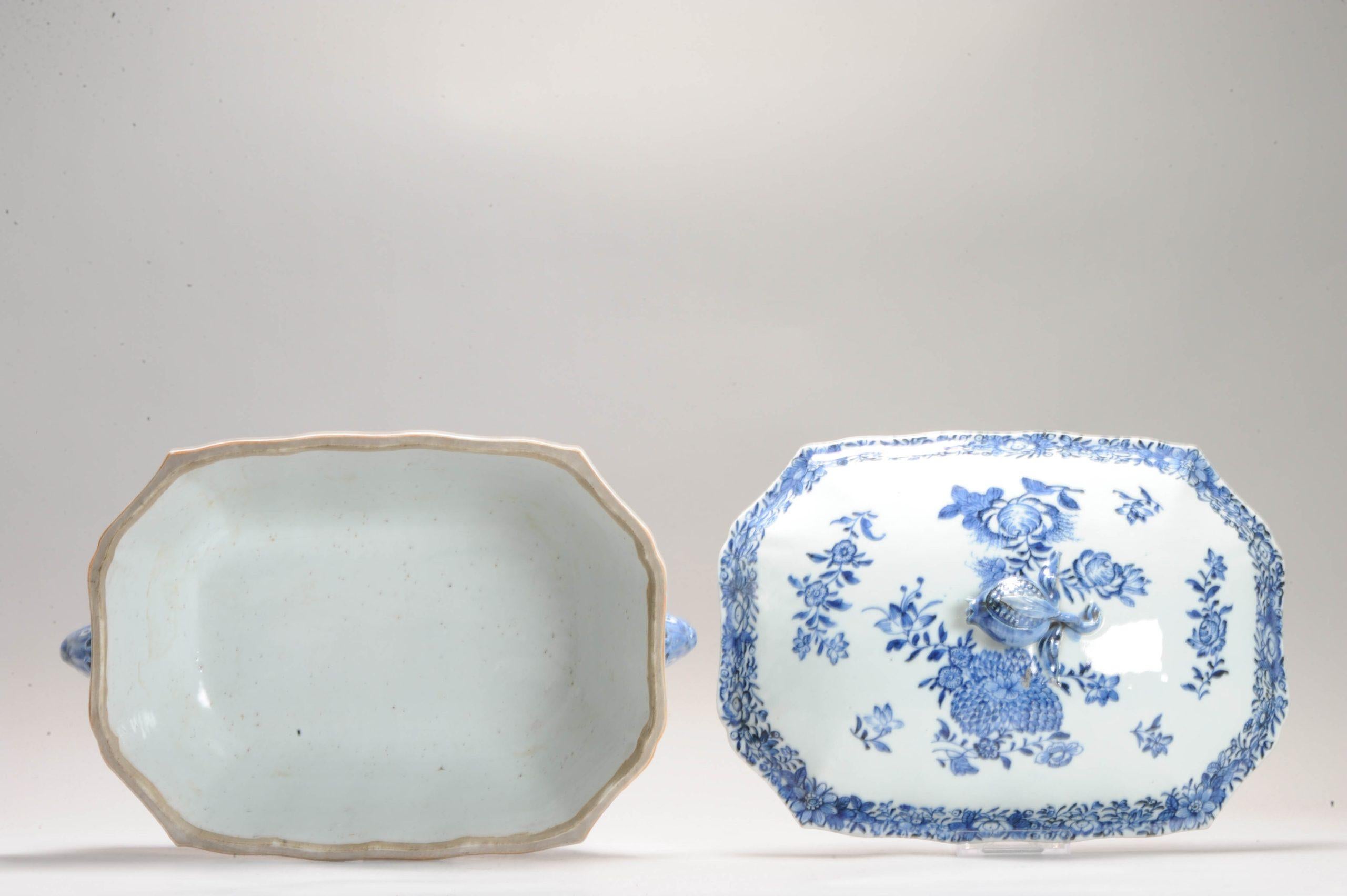 Antigua Vajilla de Porcelana China Azul Blanca Periodo Kangxi/Yongzheng, S. XVIII en Bueno estado para la venta en Amsterdam, Noord Holland