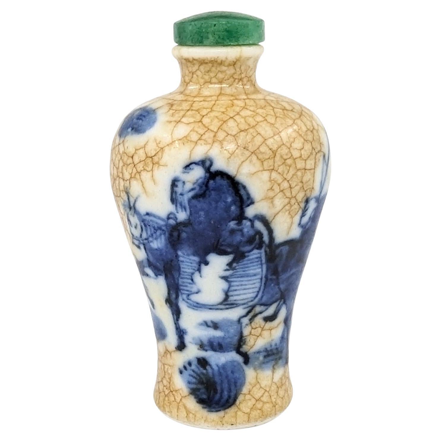 Antike chinesische Meiping-Schnupftabakflasche aus Porzellan mit blauer und weißer Craquelé-Glasur, 19c Qing