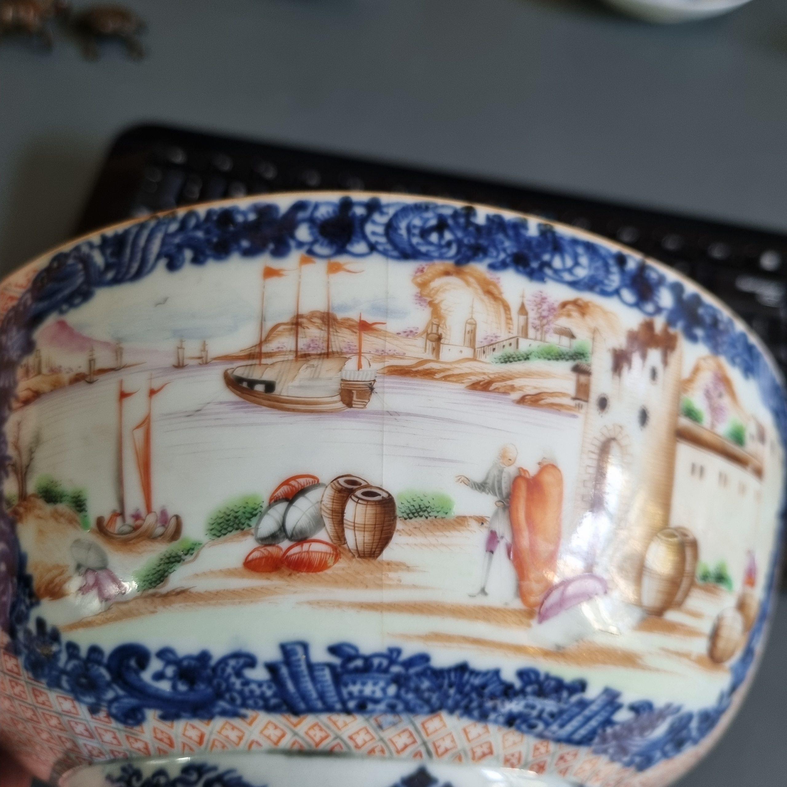 Antique Chinese Porcelain Bowl with a Harbor Scene, 18th Century In Good Condition For Sale In Amsterdam, Noord Holland