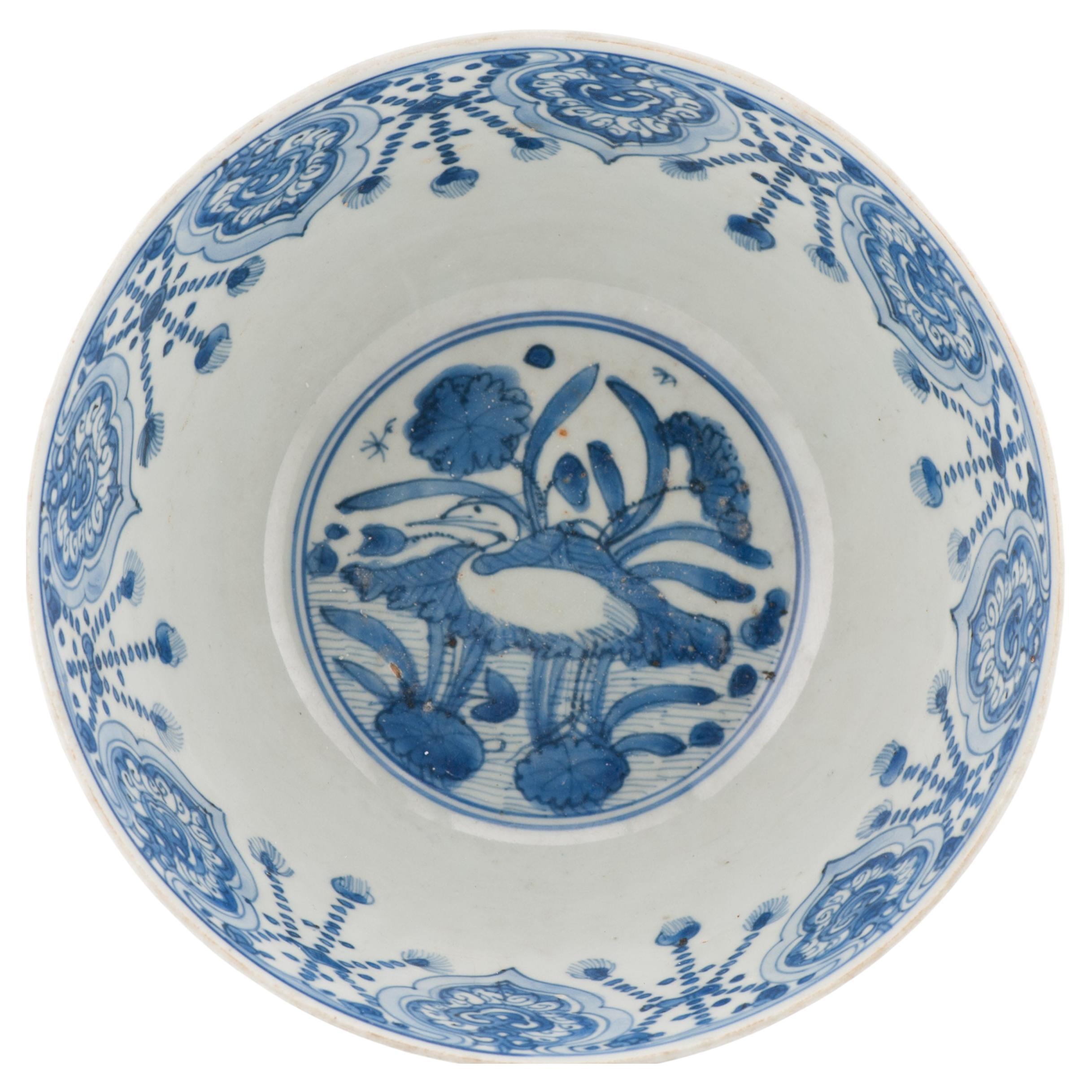 Antique Chinese Porcelain Bowl With Crane, Jiajing – Wanli Period 1560-1600