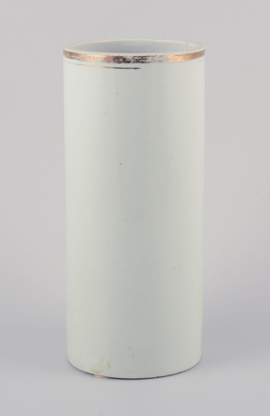 Porcelain Antique Chinese porcelain brush holder with a motif of figures in a landscape. For Sale