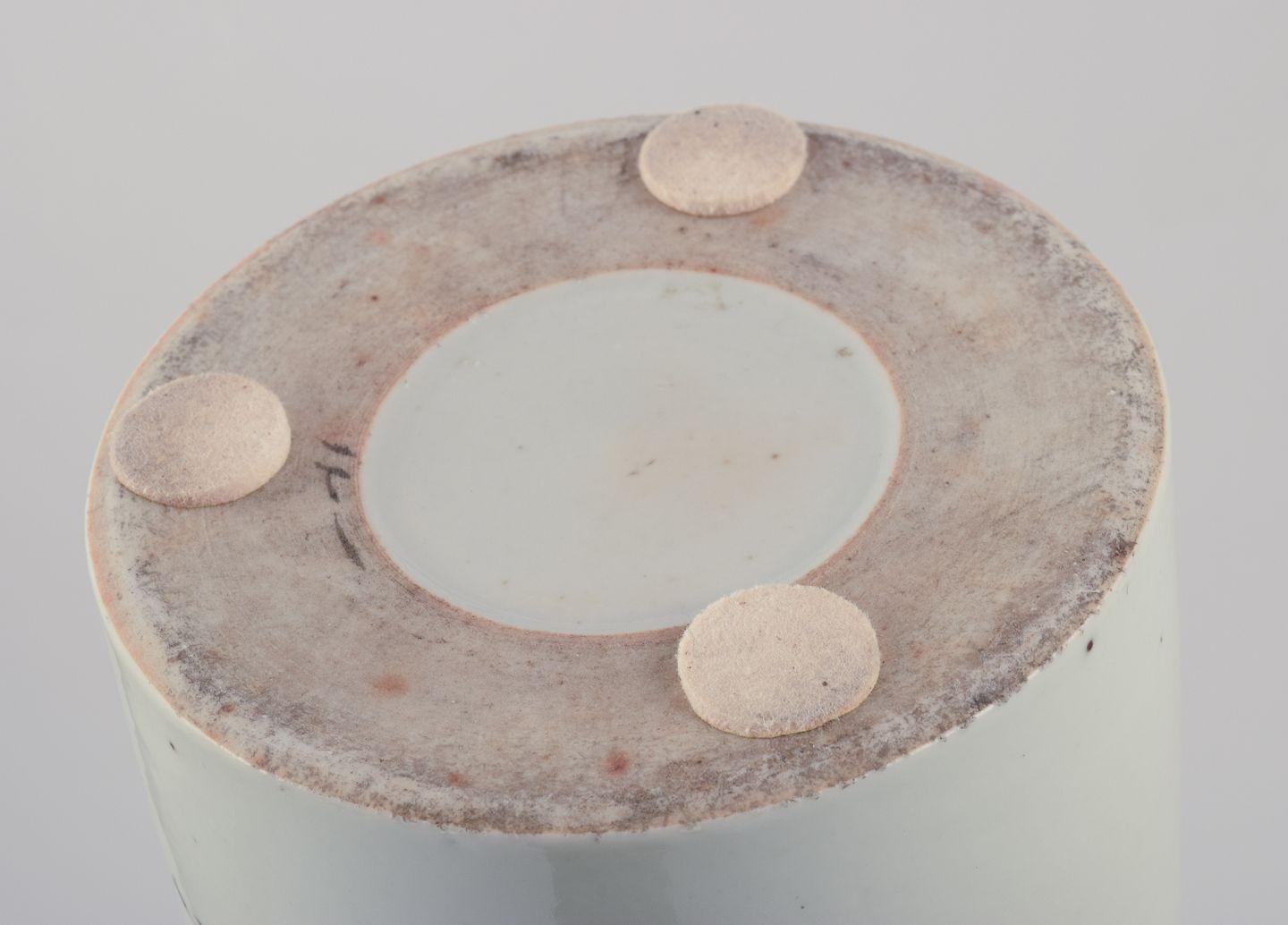 Antique Chinese porcelain brush holder with a motif of figures in a landscape. For Sale 3