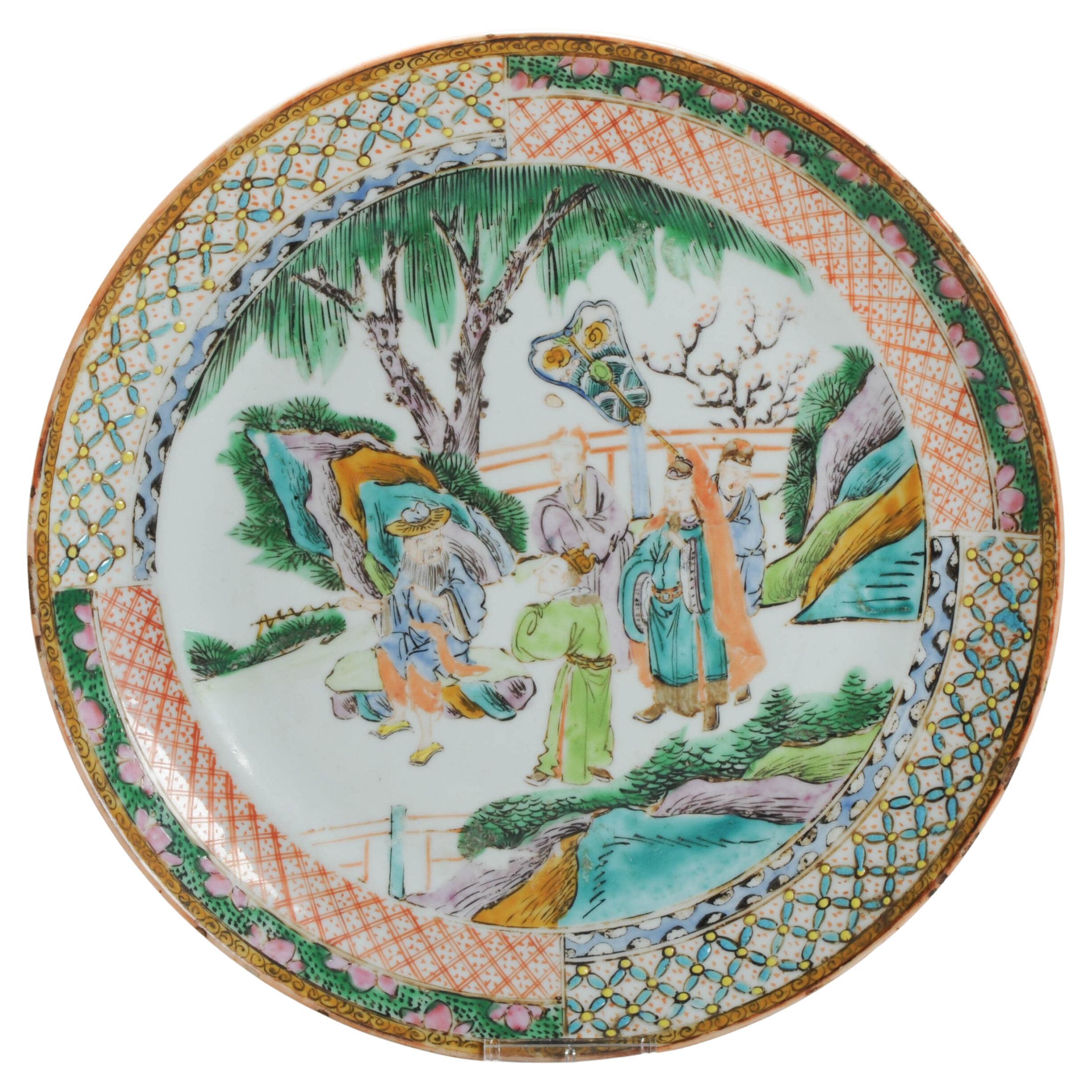 Antiguo Plato Cantonés de Porcelana China Figuras Qing Guangxu, S. XIX