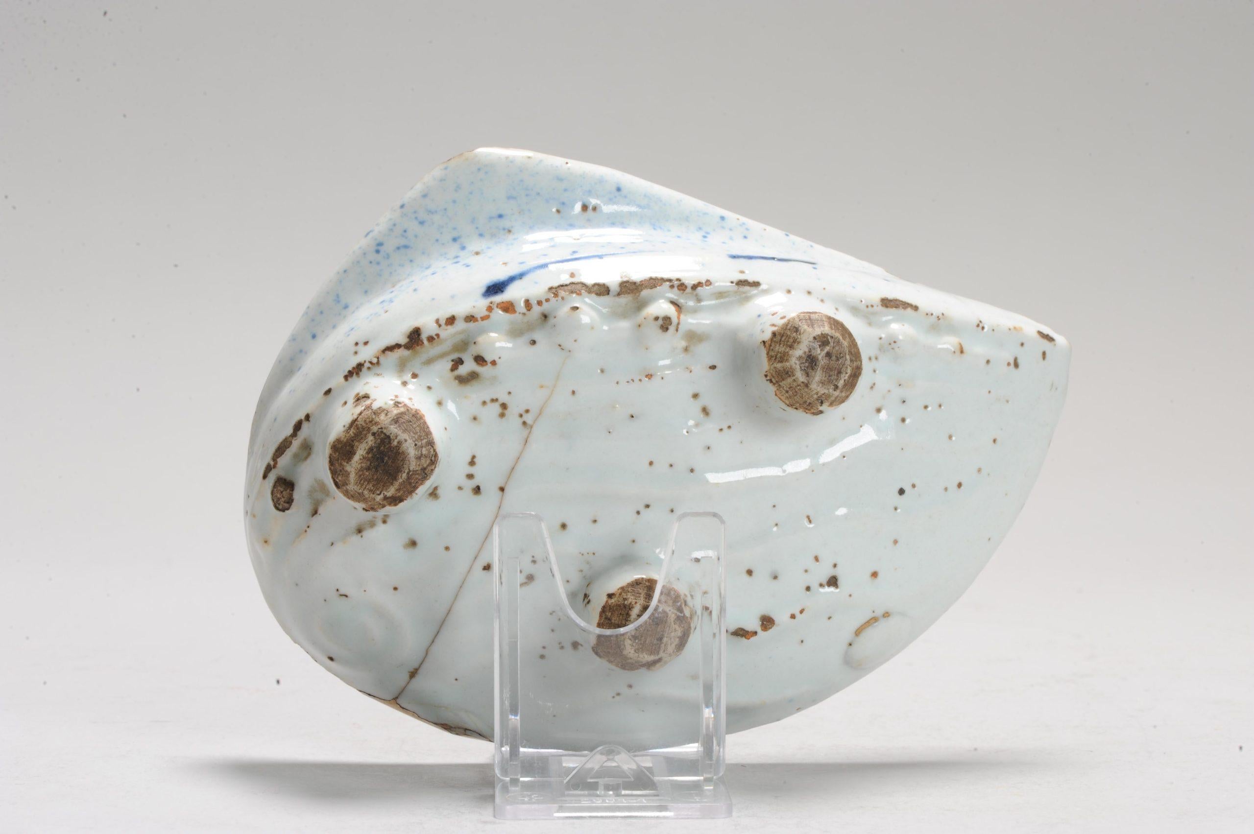 Ming Antique Chinese Porcelain Dish ca 1600-1640 Shell Shape Calligraphy Kosometsuke For Sale