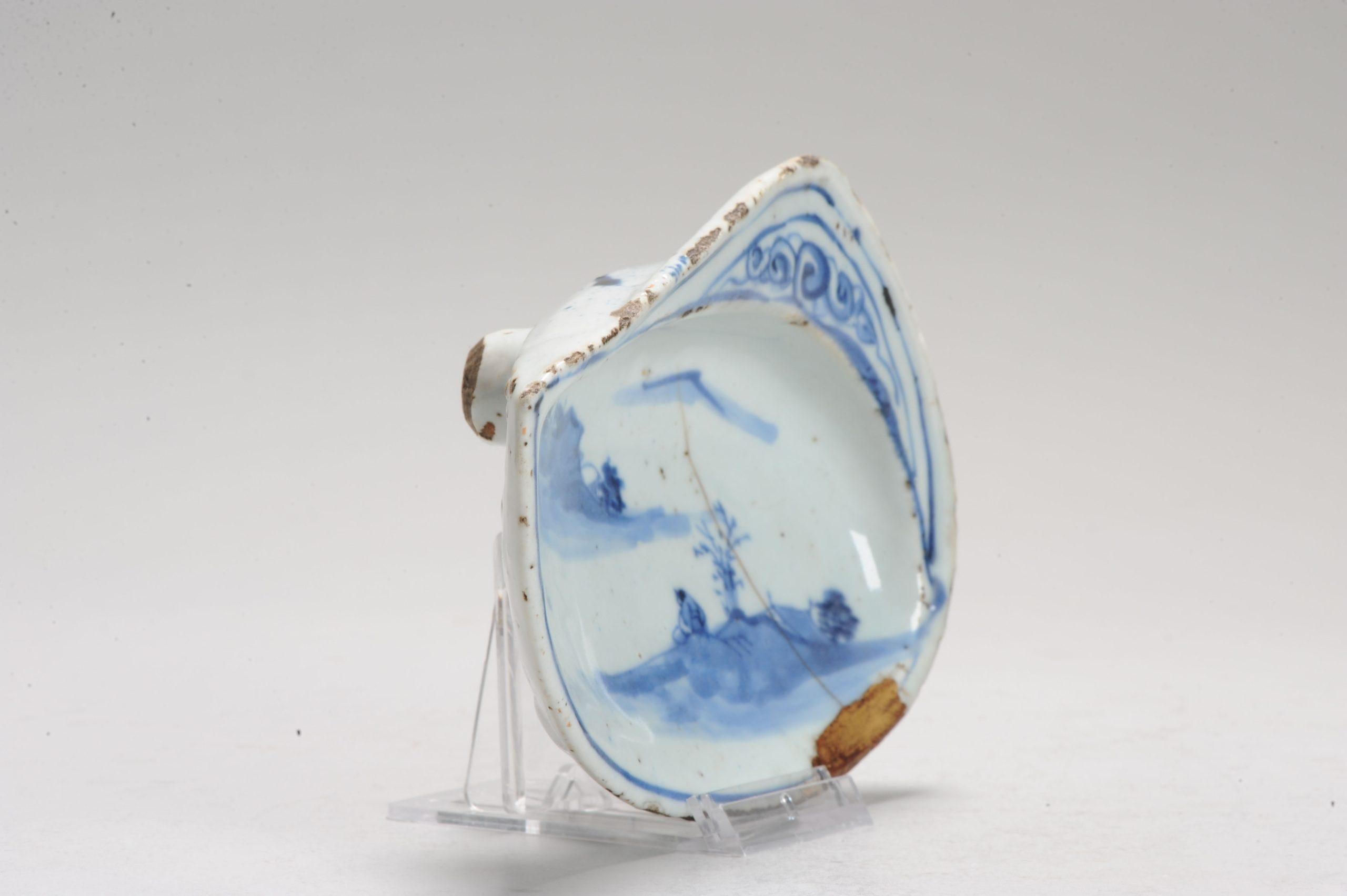 Antique Chinese Porcelain Dish ca 1600-1640 Shell Shape Calligraphy Kosometsuke For Sale 1