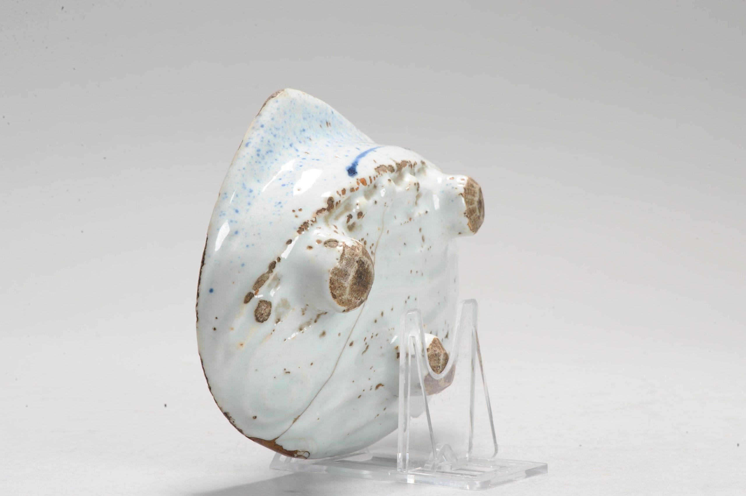 Antique Chinese Porcelain Dish ca 1600-1640 Shell Shape Calligraphy Kosometsuke For Sale 2