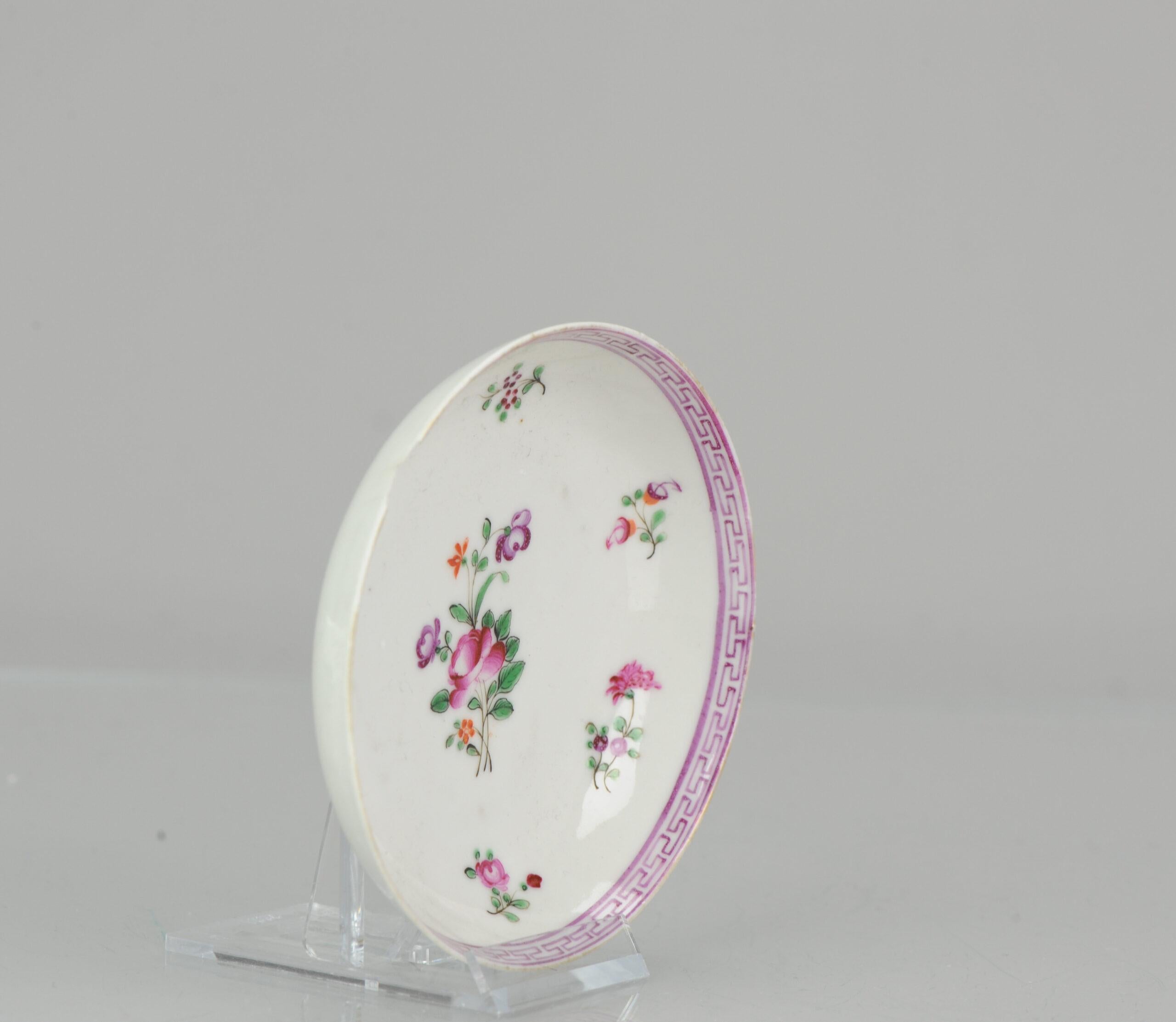 Un piattino molto ben decorato con fiori. metà qianlong circa 1750

Informazioni aggiuntive:
Materiale: Porcellana e ceramica
Regione di origine: Cina
Imperatore: Kangxi (1661-1722), Qianlong (1735-1796)
Periodo: xVIII secolo
Periodo della dinastia