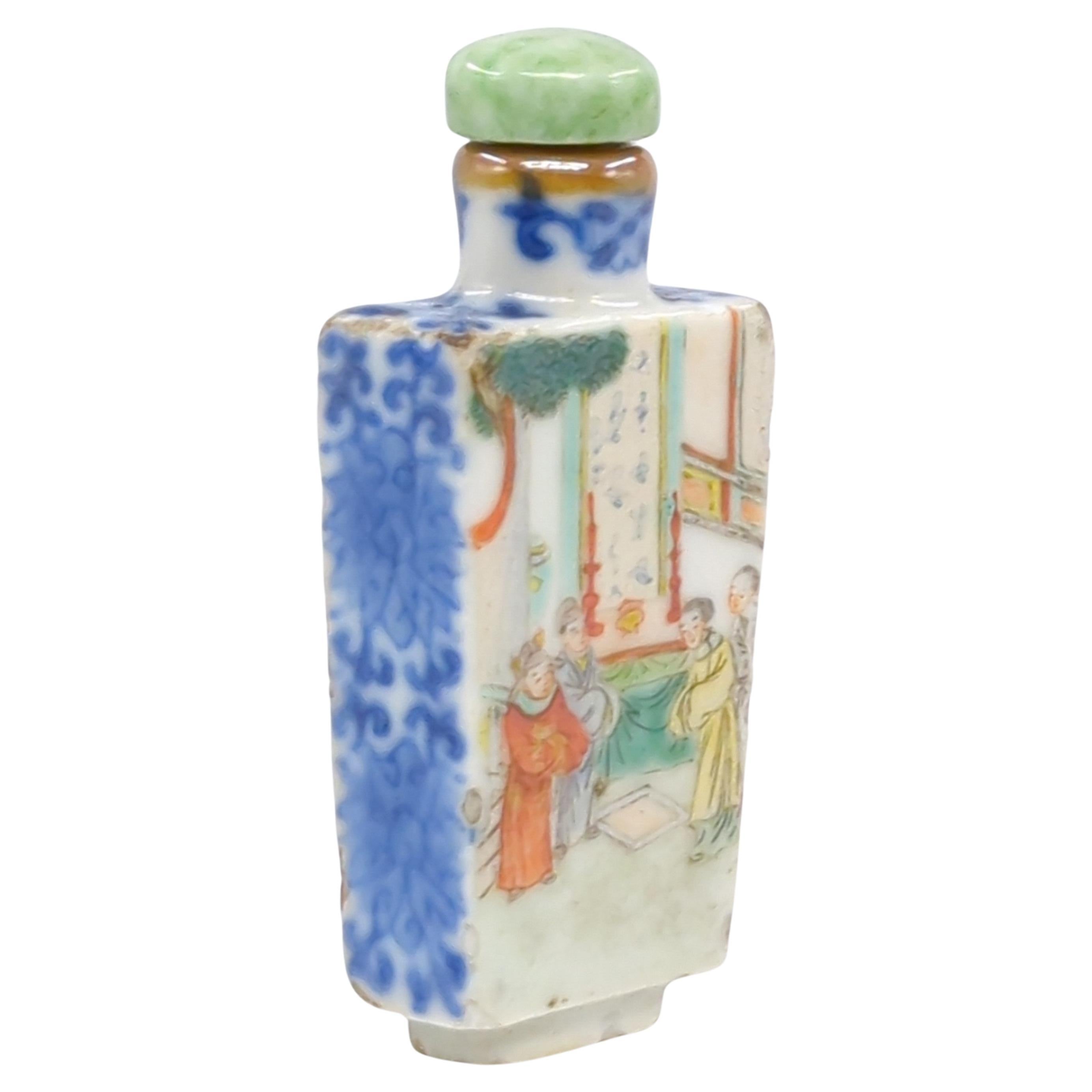 Antike chinesische Famille-Rose-Schnupftabakflasche aus Porzellan, Pagode Qing Jiaqing Mark 19c (Chinesisch) im Angebot