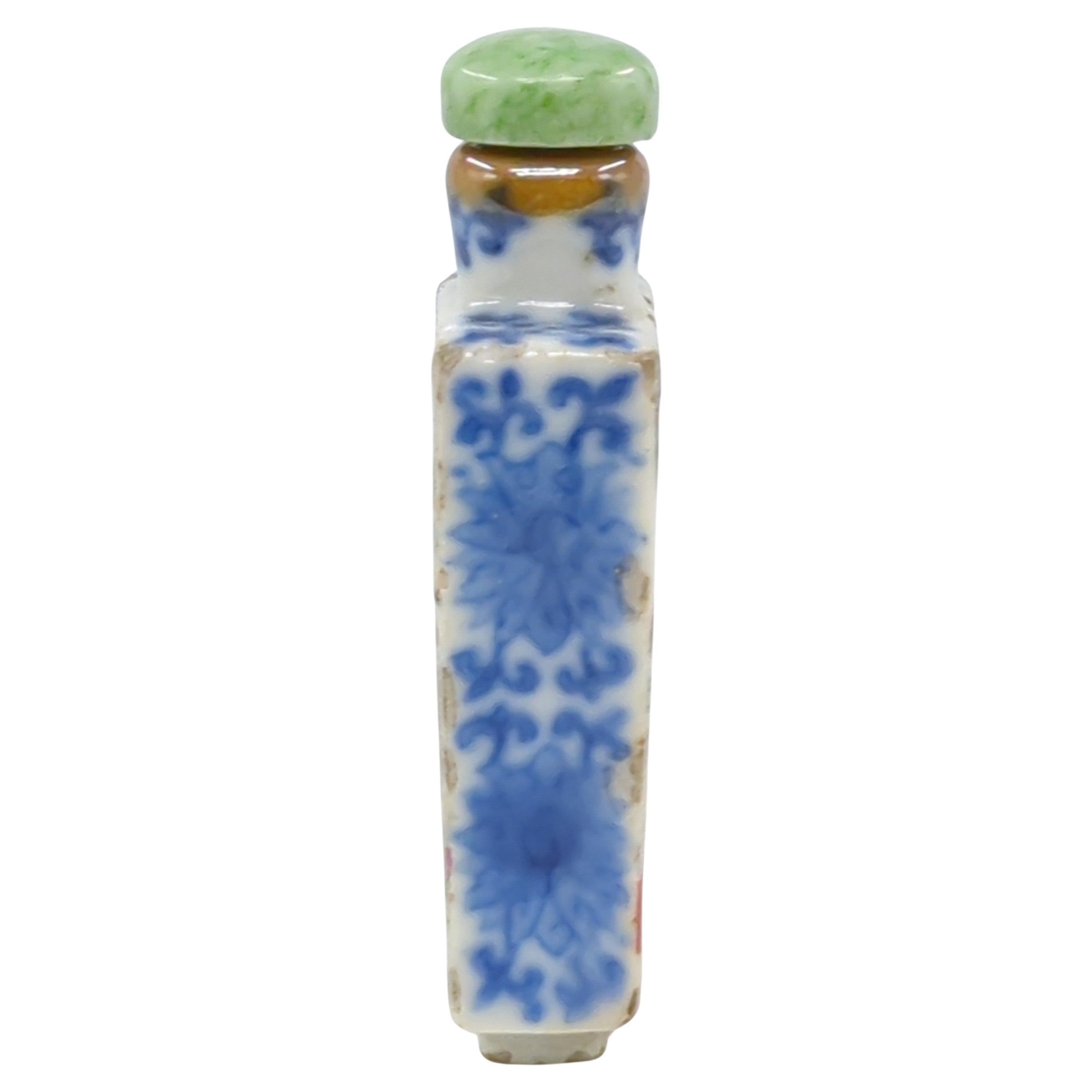Antike chinesische Famille-Rose-Schnupftabakflasche aus Porzellan, Pagode Qing Jiaqing Mark 19c im Angebot 3