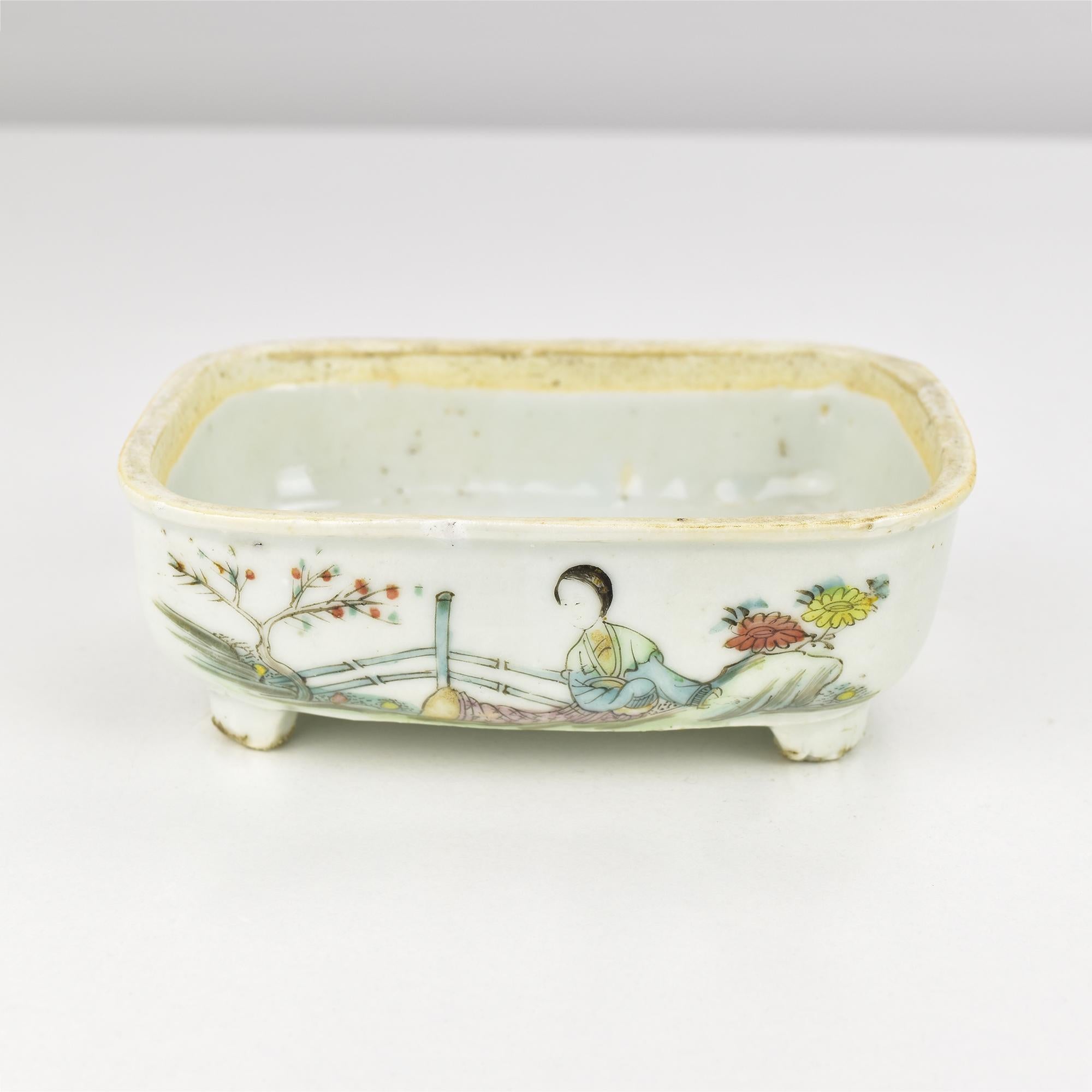 Antigua jabonera de porcelana china Famille Verte Dinastía Qing Siglo XIX en venta 2