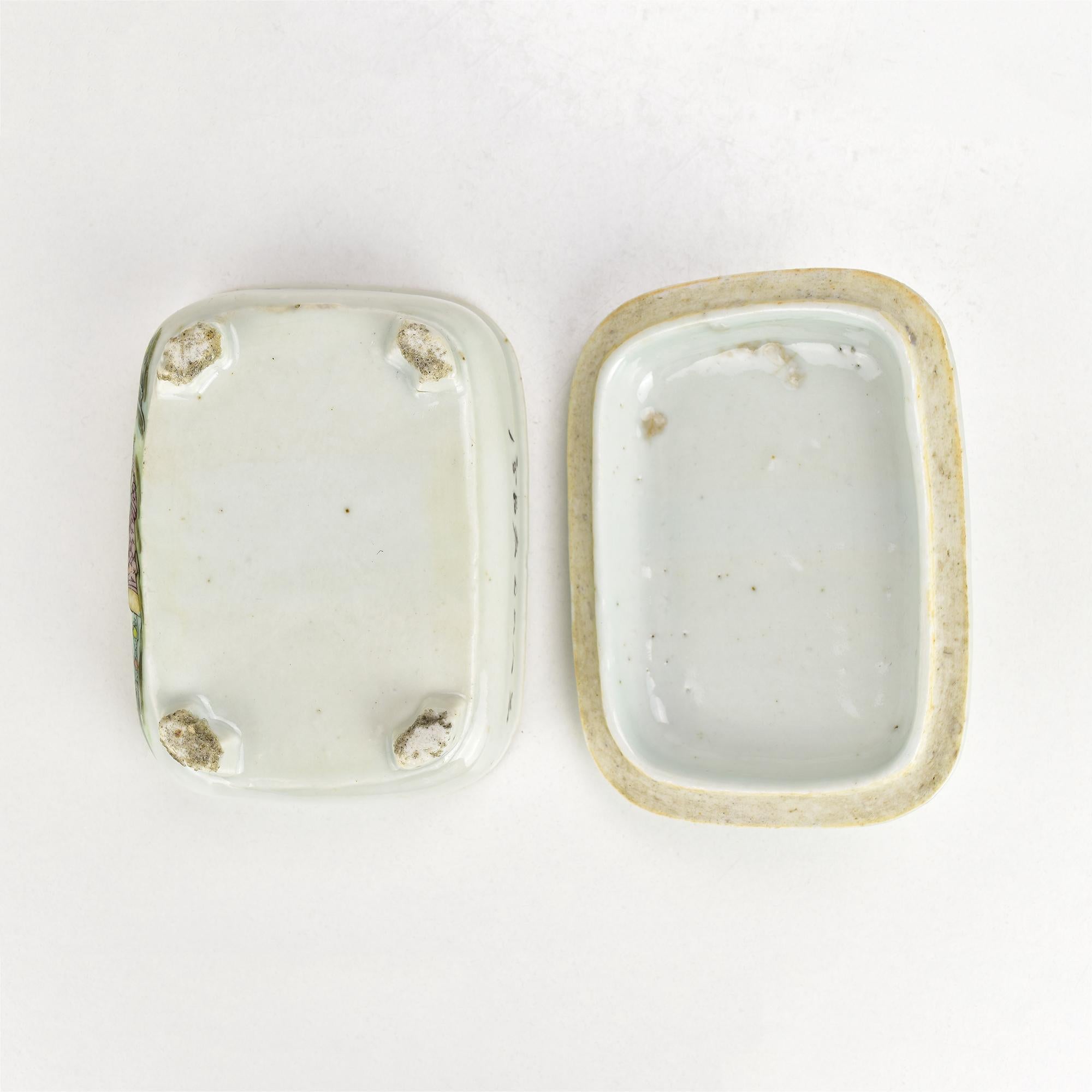 Antigua jabonera de porcelana china Famille Verte Dinastía Qing Siglo XIX Esmalte en venta