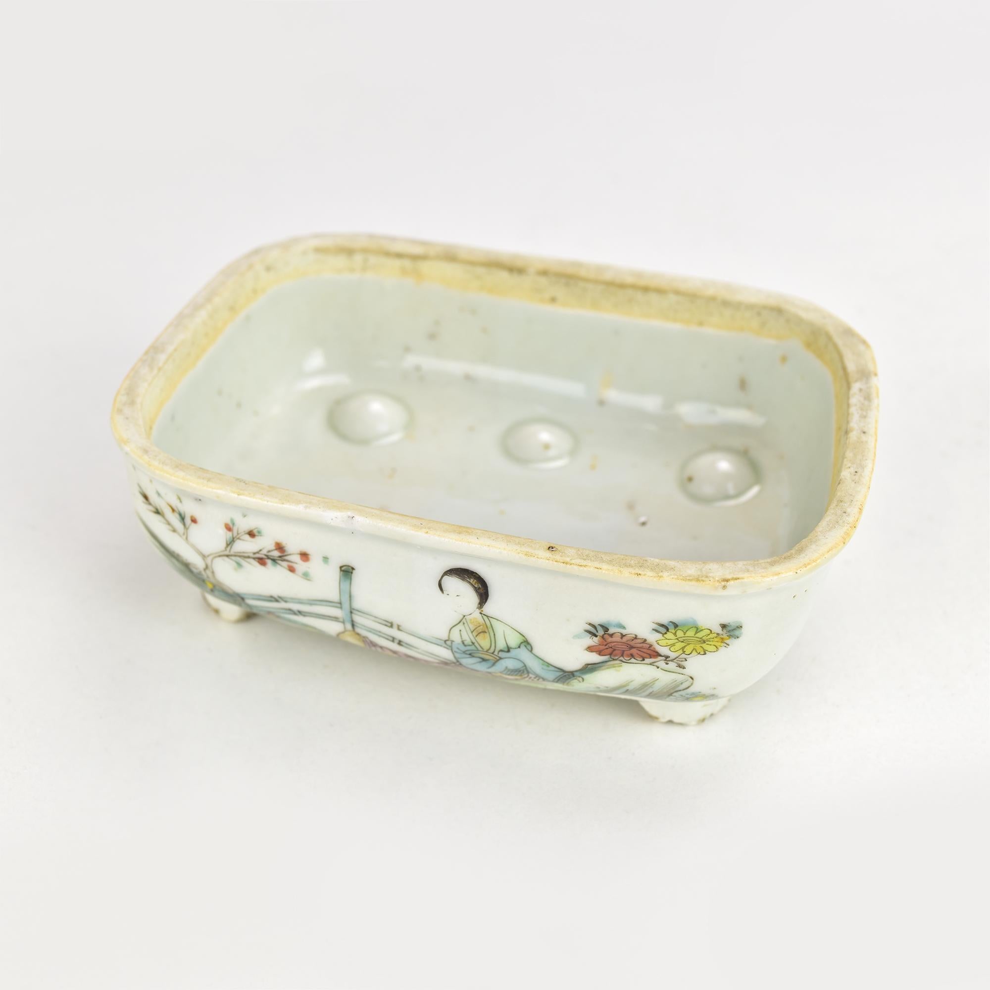 Antigua jabonera de porcelana china Famille Verte Dinastía Qing Siglo XIX en venta 1