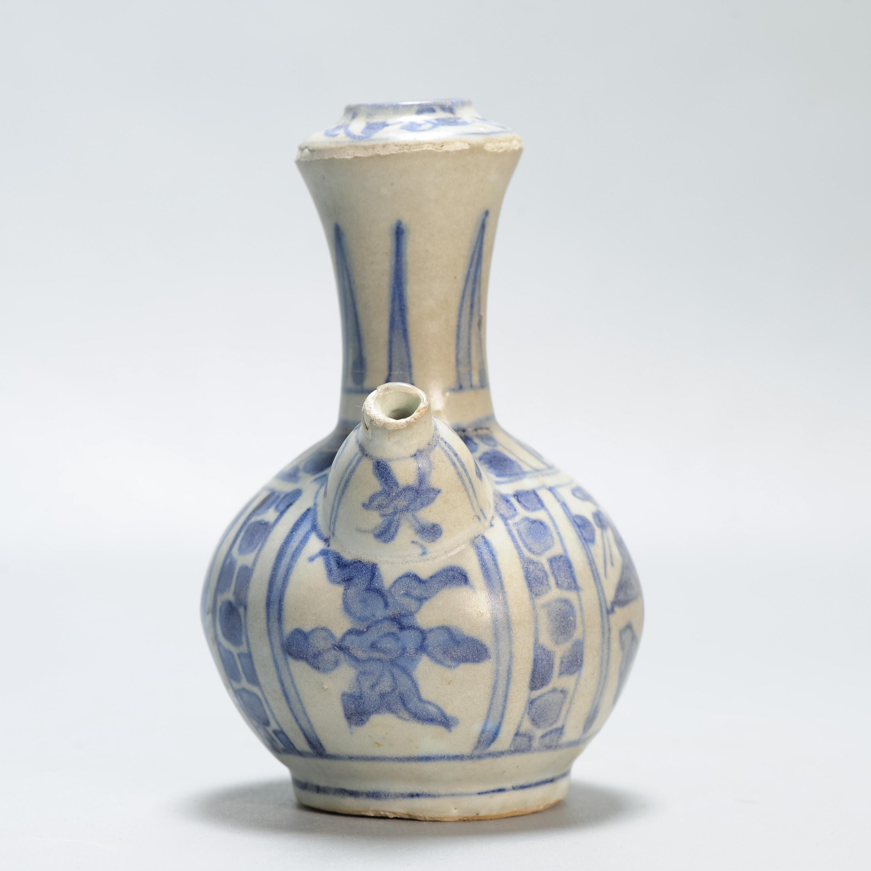18th Century and Earlier Antique Chinese Porcelain Hatcher Cargo Kraak Ghendi porcelain Flying Cranes