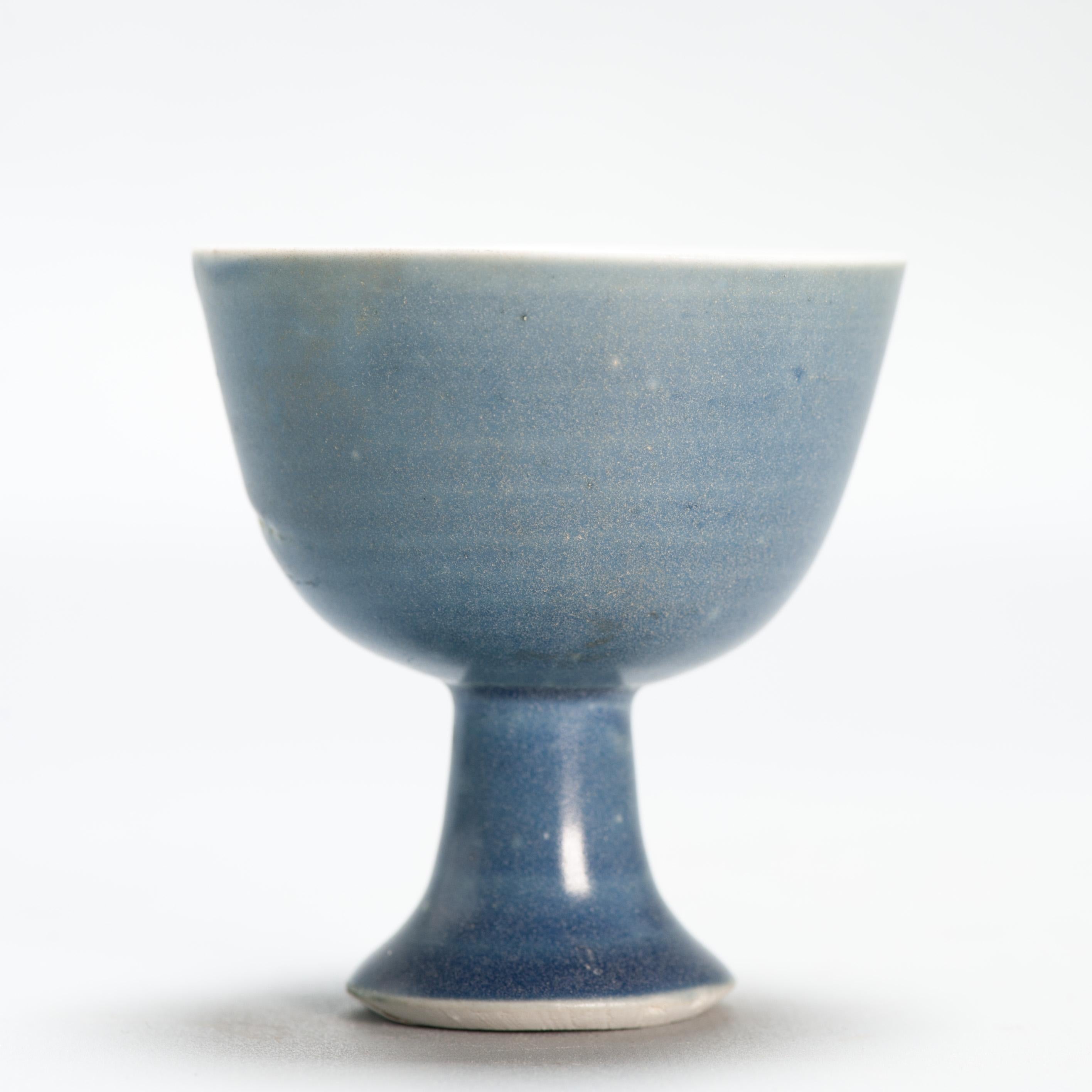 Sharing with you this very nicely decorated stemcup. The piece was part of the Hatcher Collection. Auctioned by Christies Amsterdam in 1984. It is in very good condition.

The Hatcher Junk

1643-1646

The Hatcher Cargo was recovered from the wreck