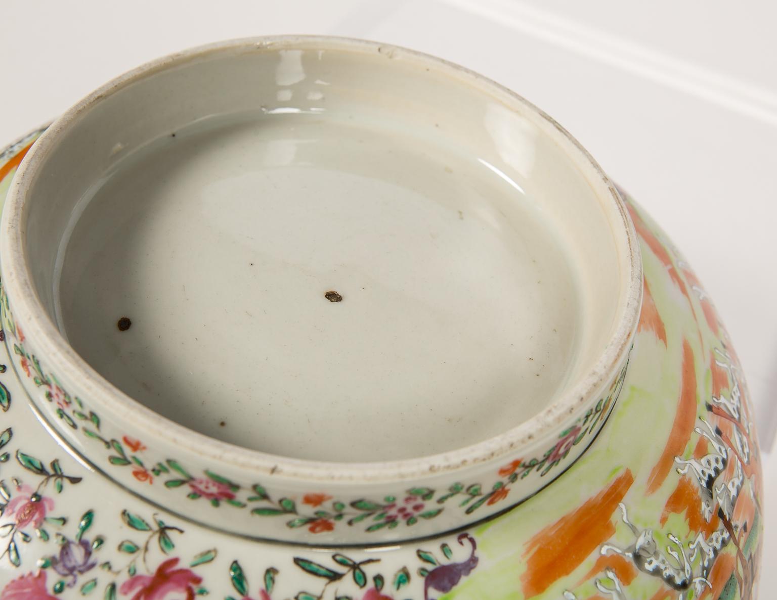18th Century Antique Chinese Porcelain Hunt Bowl circa 1770