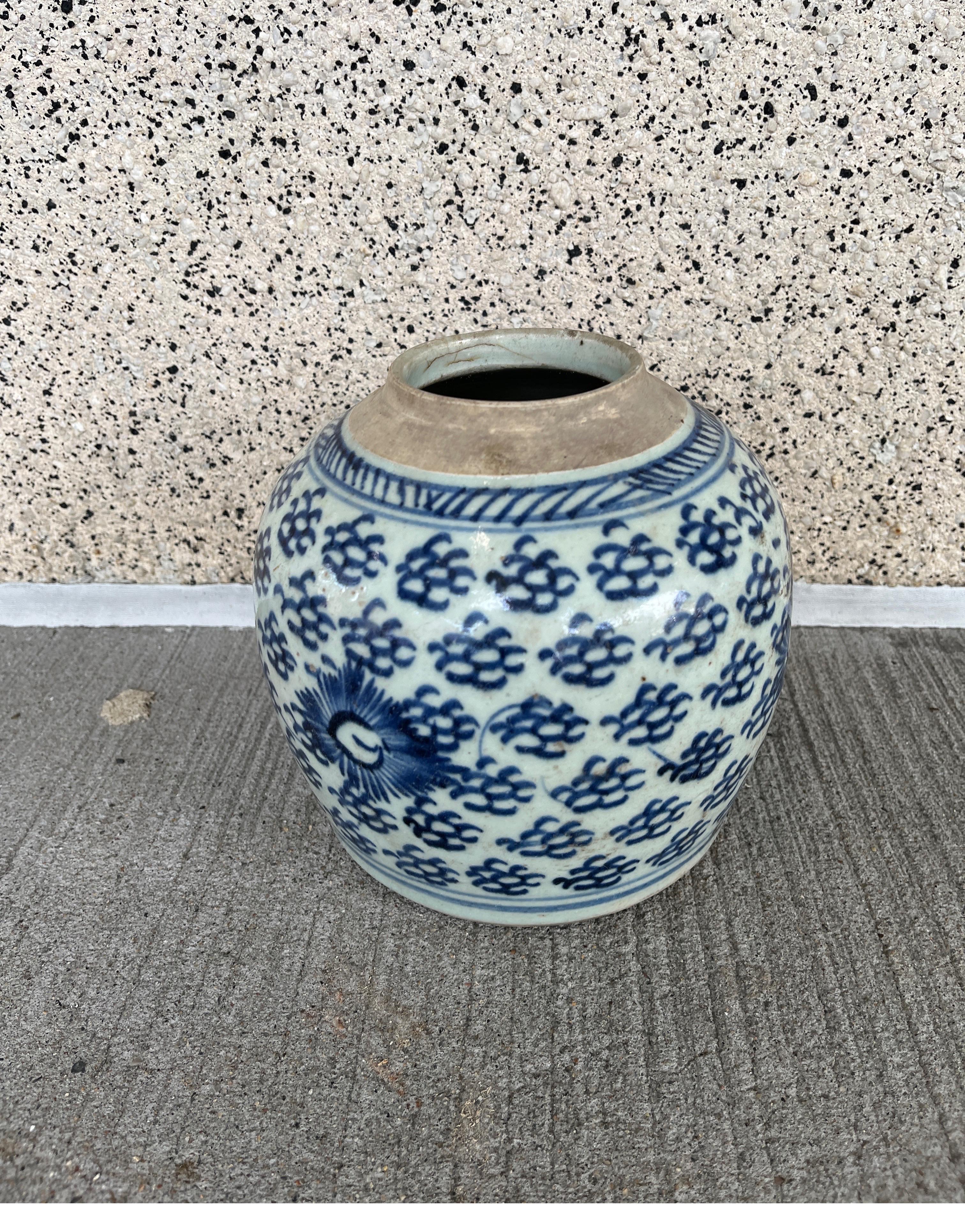 19th Century Antique Chinese Porcelain Jar For Sale