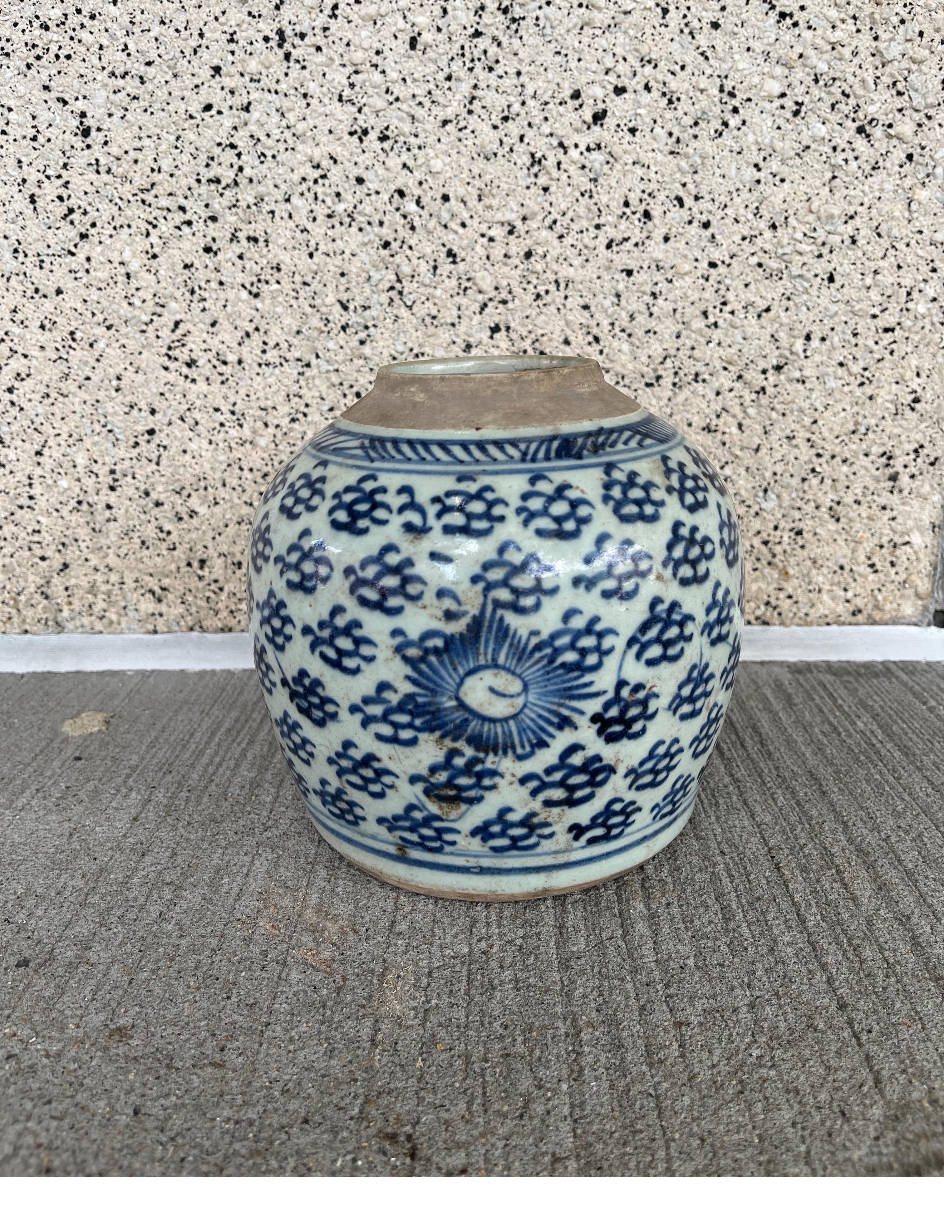 Chinois Pot en porcelaine chinoise ancienne en vente