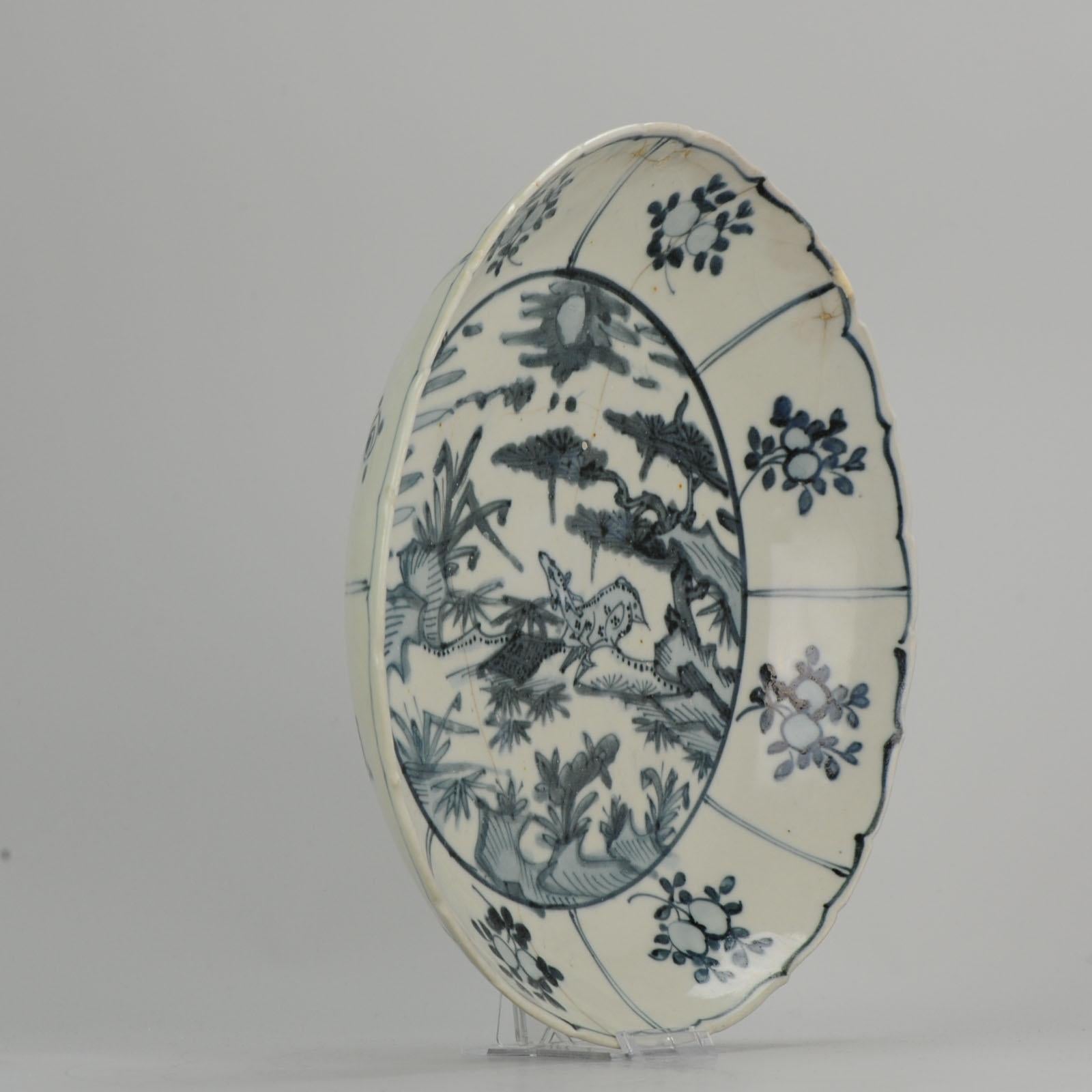 Great Ming plate with a Kraak lay out. Most likely 16th century. Southern China - Swatow - Zhangzou. Decoration of 1 deer at night under a clouded moon and pine tree with a Lingzhi fungus.

Additional information:
Material: Porcelain &