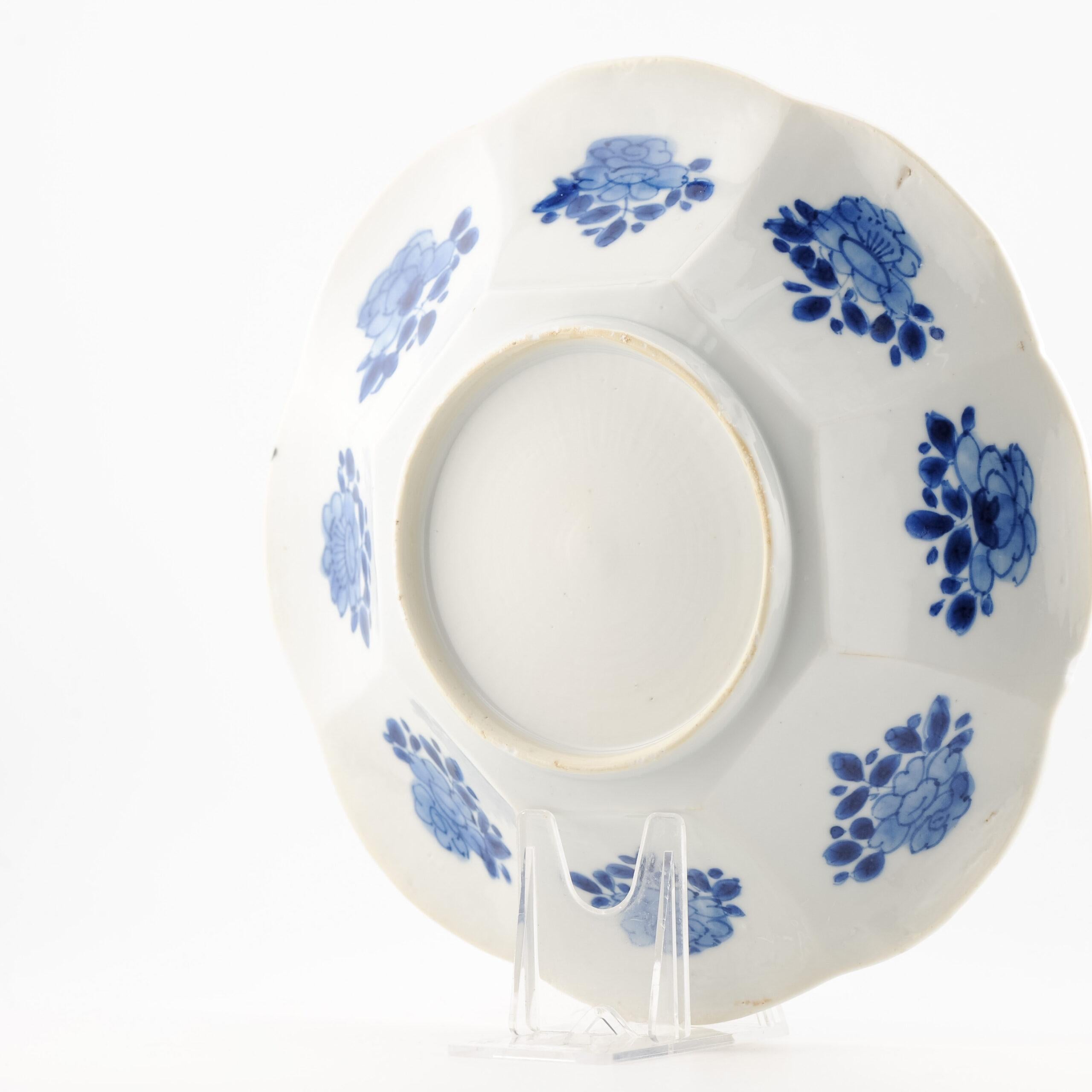 Qing Antique Chinese Porcelain Kangxi Period Birds Flowers Plate, 1690-1710 For Sale