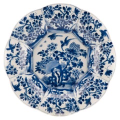 Antique Chinese Porcelain Kangxi Period Birds Flowers Plate, 1690-1710