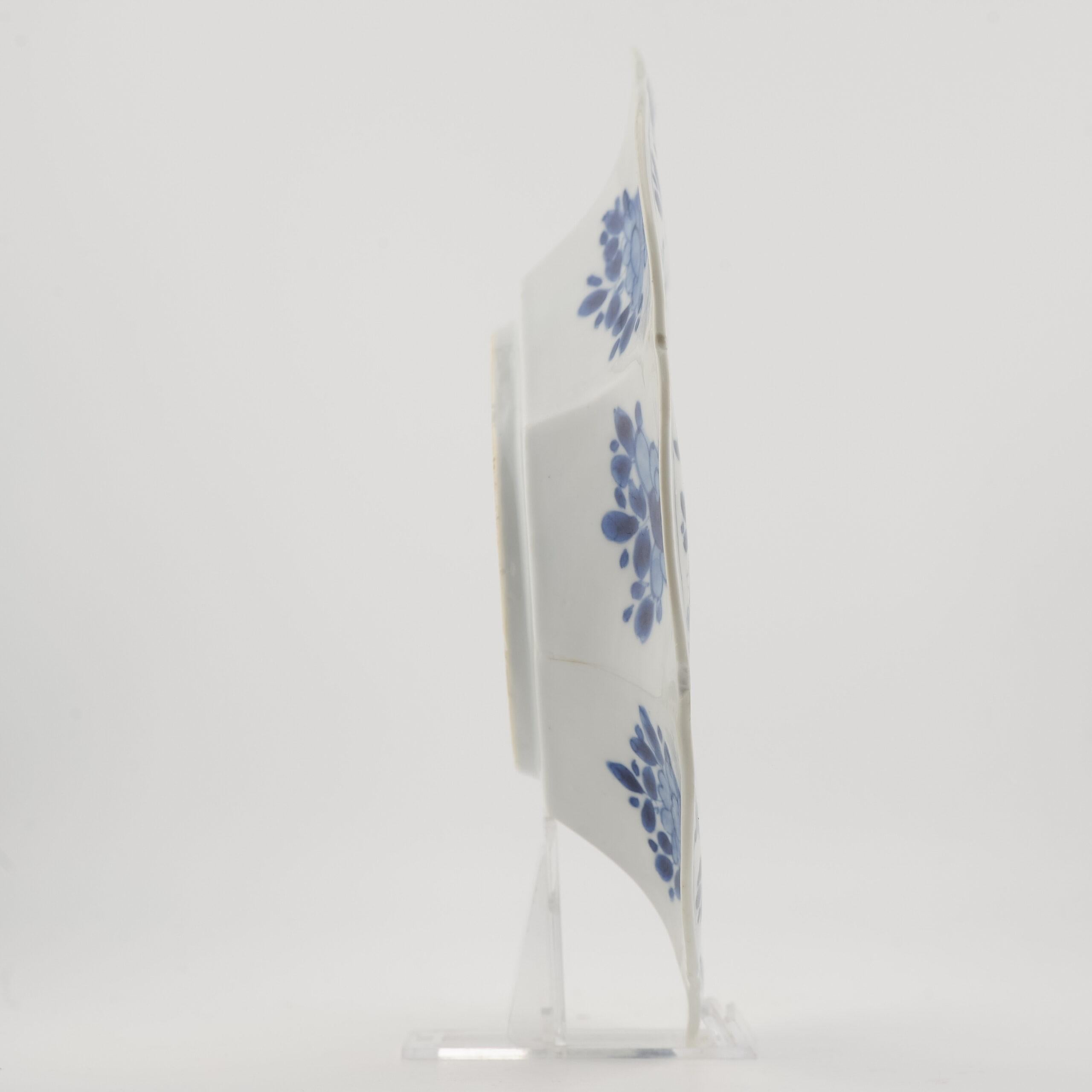 Ancienne assiette en porcelaine chinoise de la période Kangxi, fleurs d'oiseaux, non marquée en vente 4