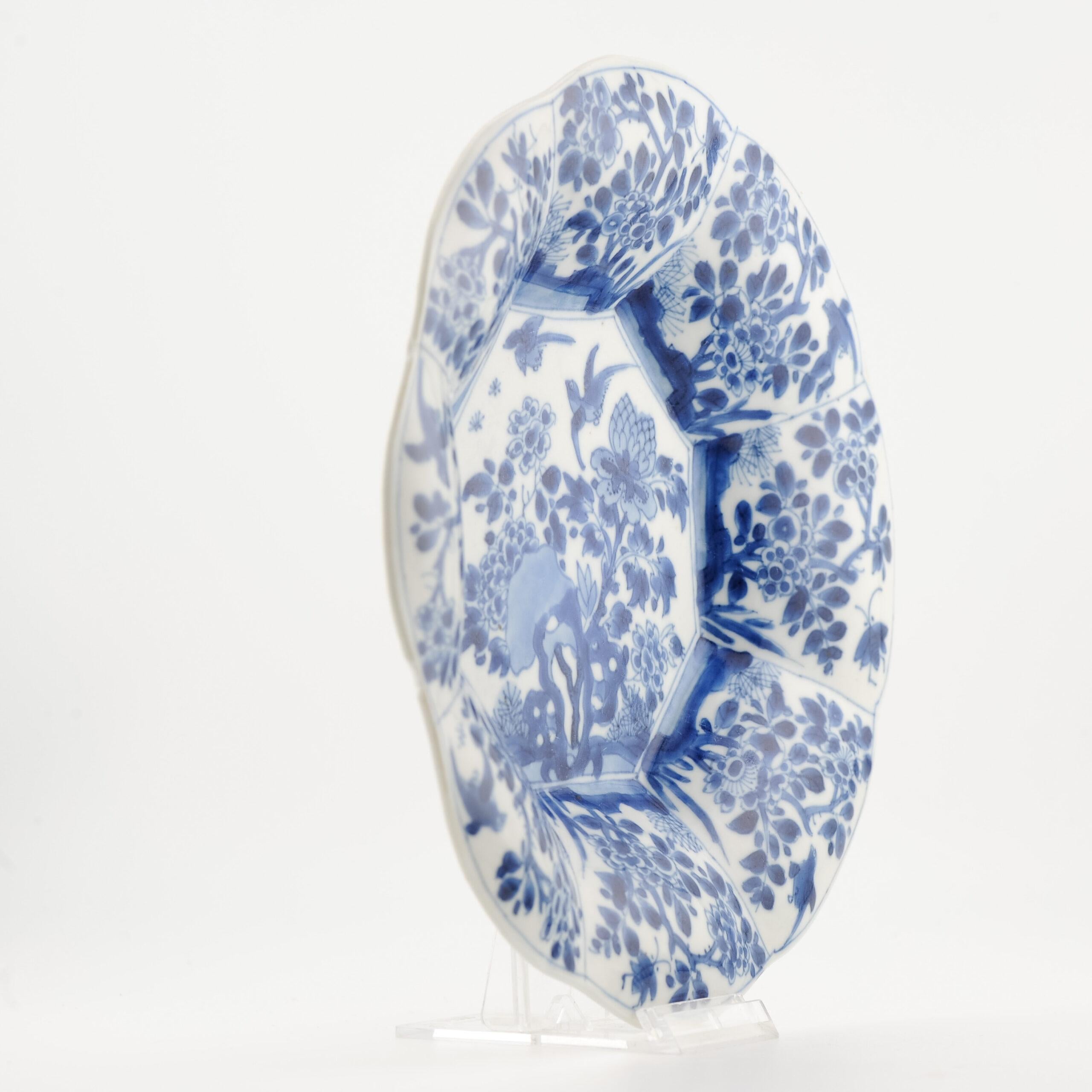 Ancienne assiette en porcelaine chinoise de la période Kangxi, fleurs d'oiseaux, non marquée en vente 5