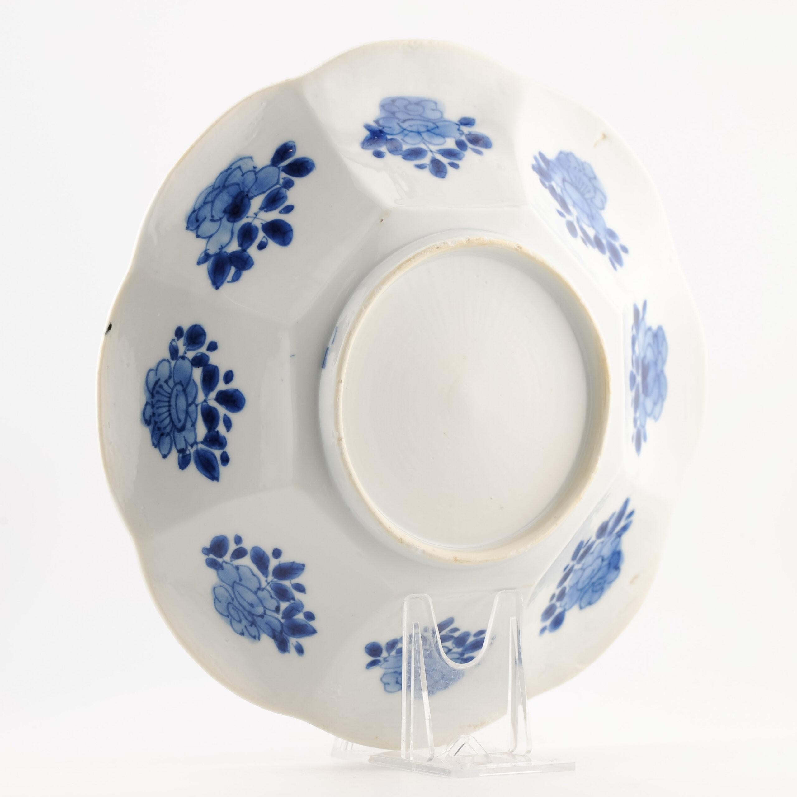 Porcelaine Ancienne assiette en porcelaine chinoise de la période Kangxi, fleurs d'oiseaux, non marquée en vente