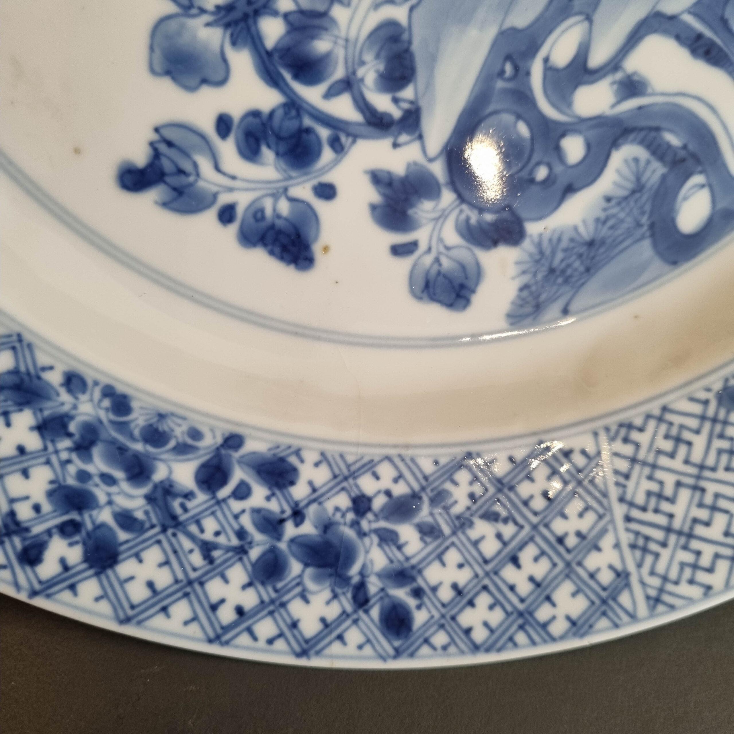 Antiguo Plato de Porcelana China Periodo Kangxi Flores, China Qing en venta