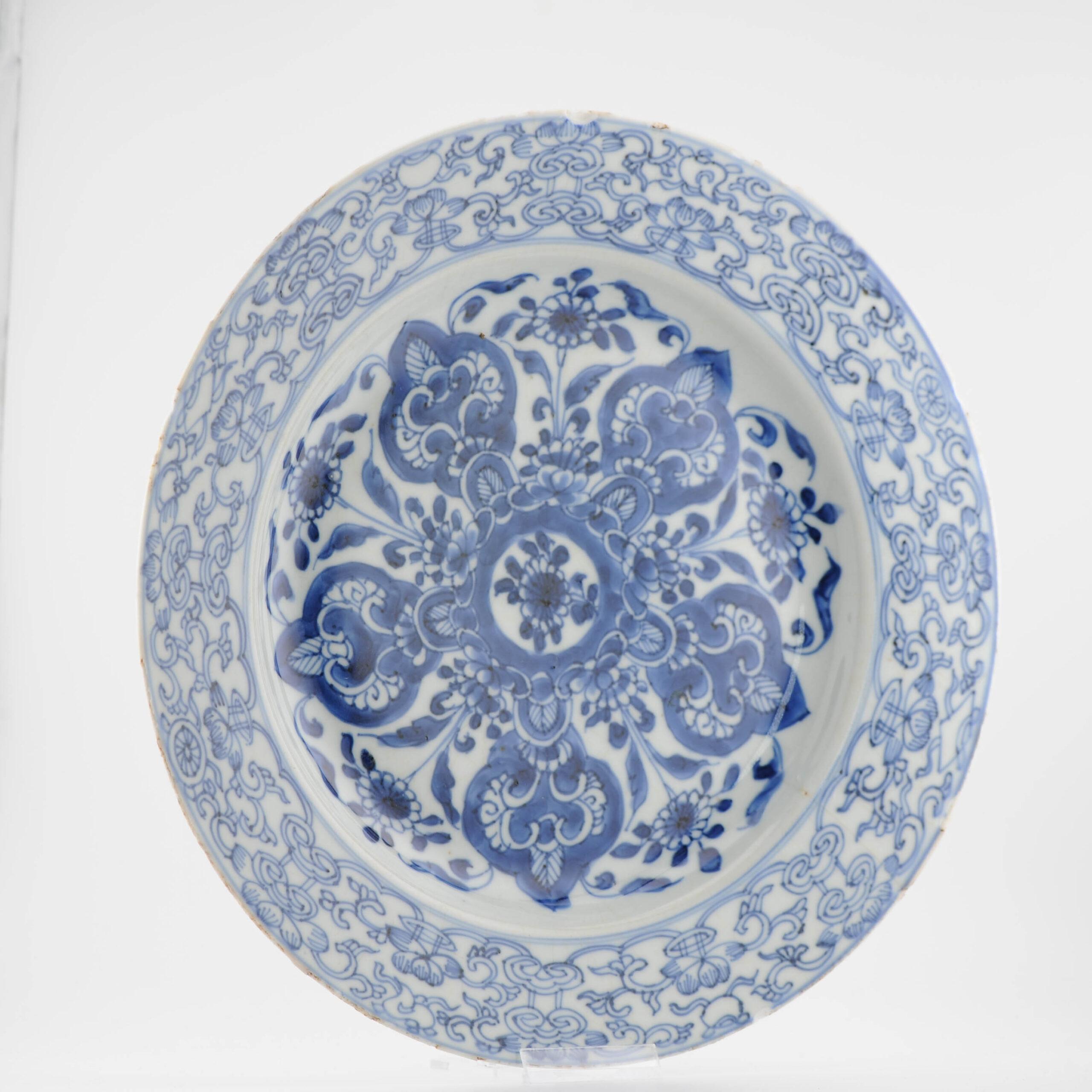 Antiguo Plato de Porcelana China Periodo Kangxi Flores Calidad Superior en venta 7