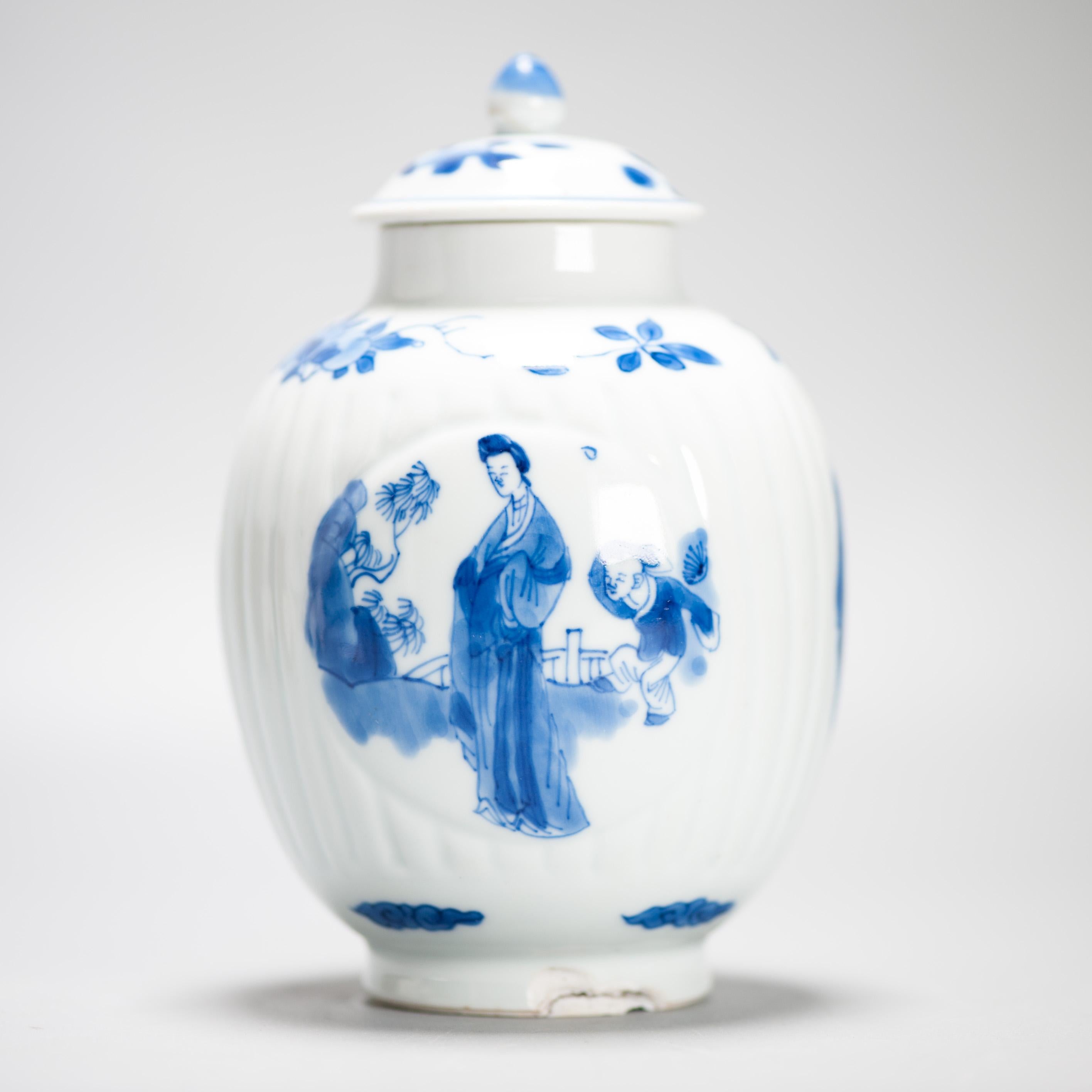 Antique Chinese Porcelain Kangxi Period Tea Caddy Elegant Lady and Child For Sale 10