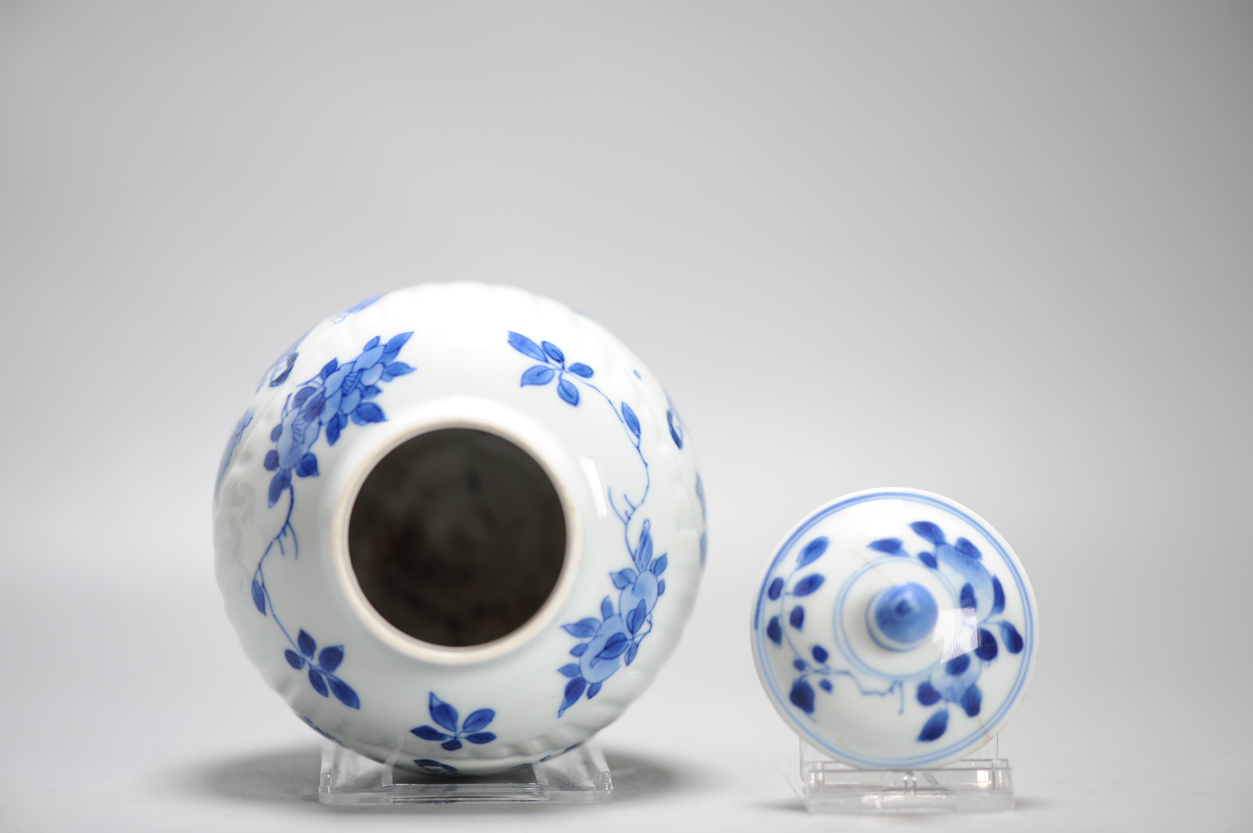 Antique Chinese Porcelain Kangxi Period Tea Caddy Elegant Lady and Child For Sale 2